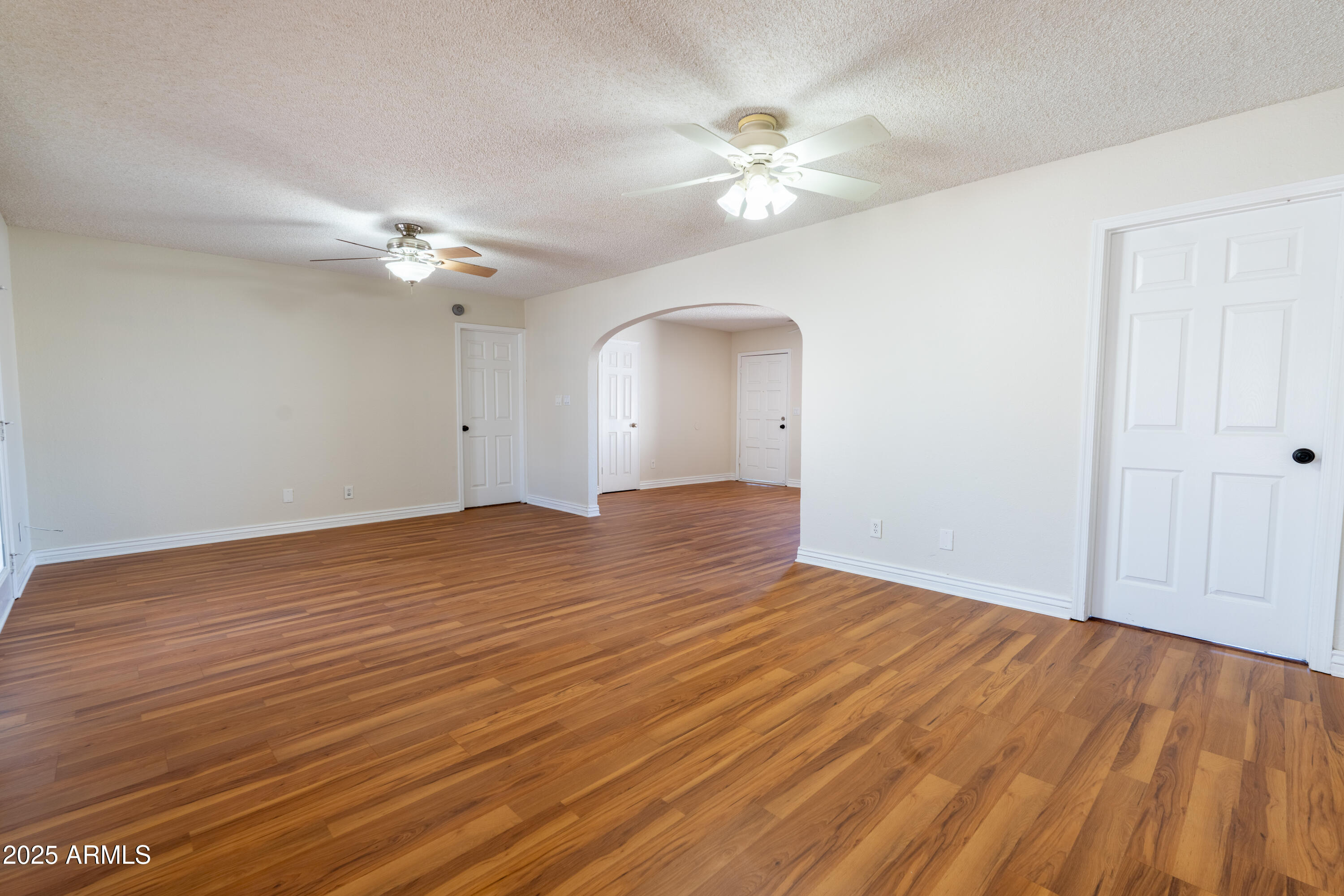 3530 E EDGEWOOD Avenue