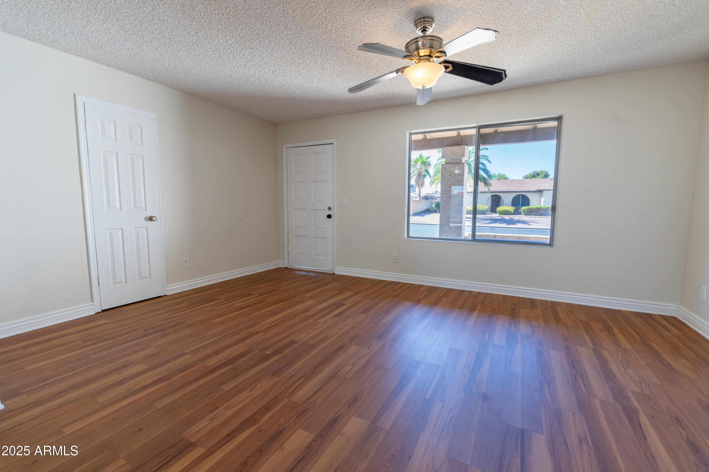 3530 E EDGEWOOD Avenue