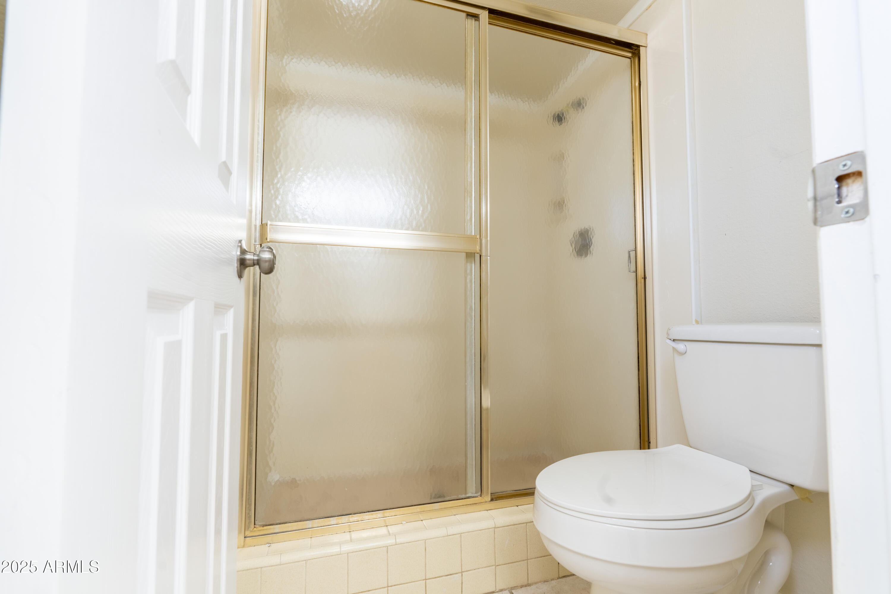 3530 E EDGEWOOD Avenue