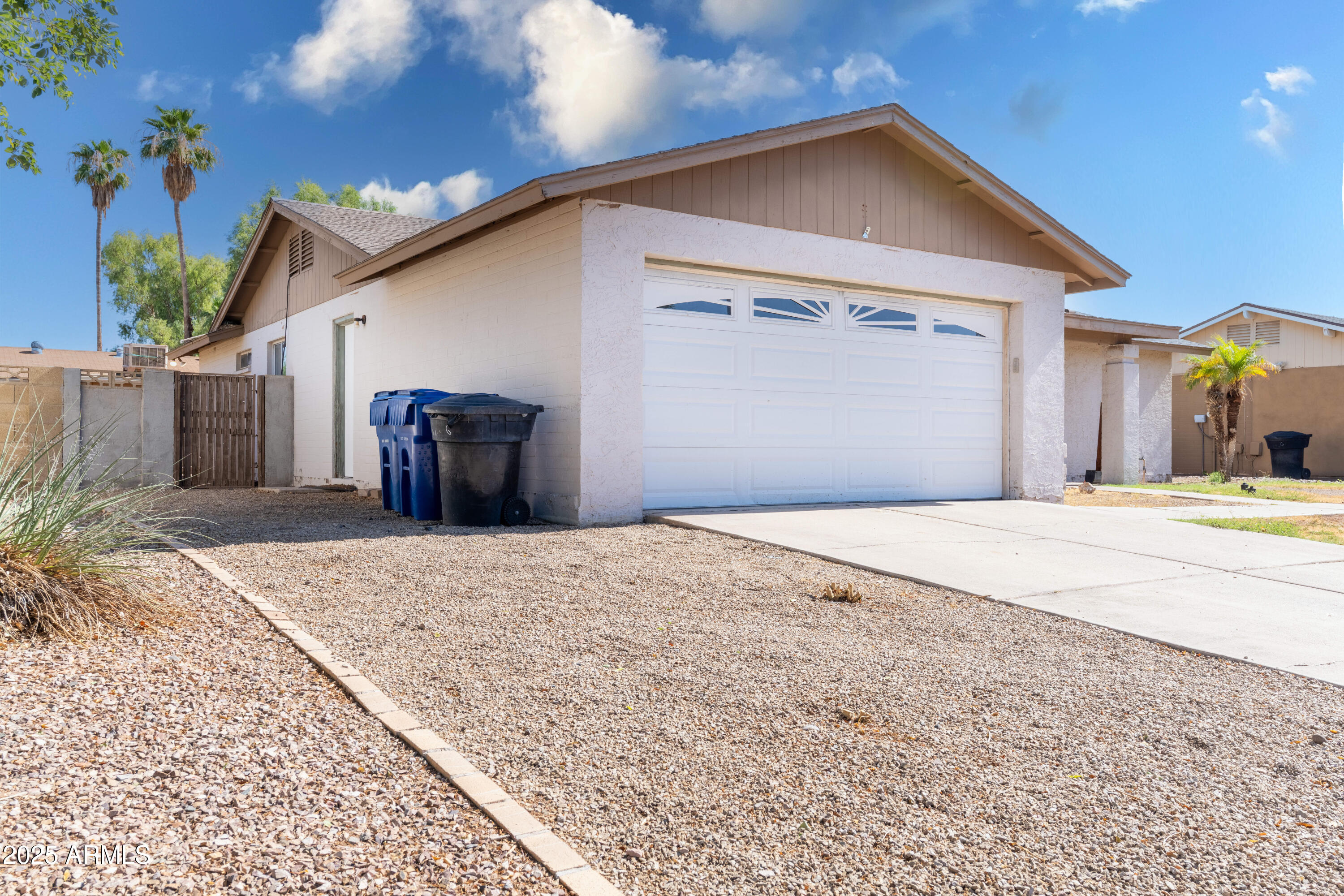 3530 E EDGEWOOD Avenue