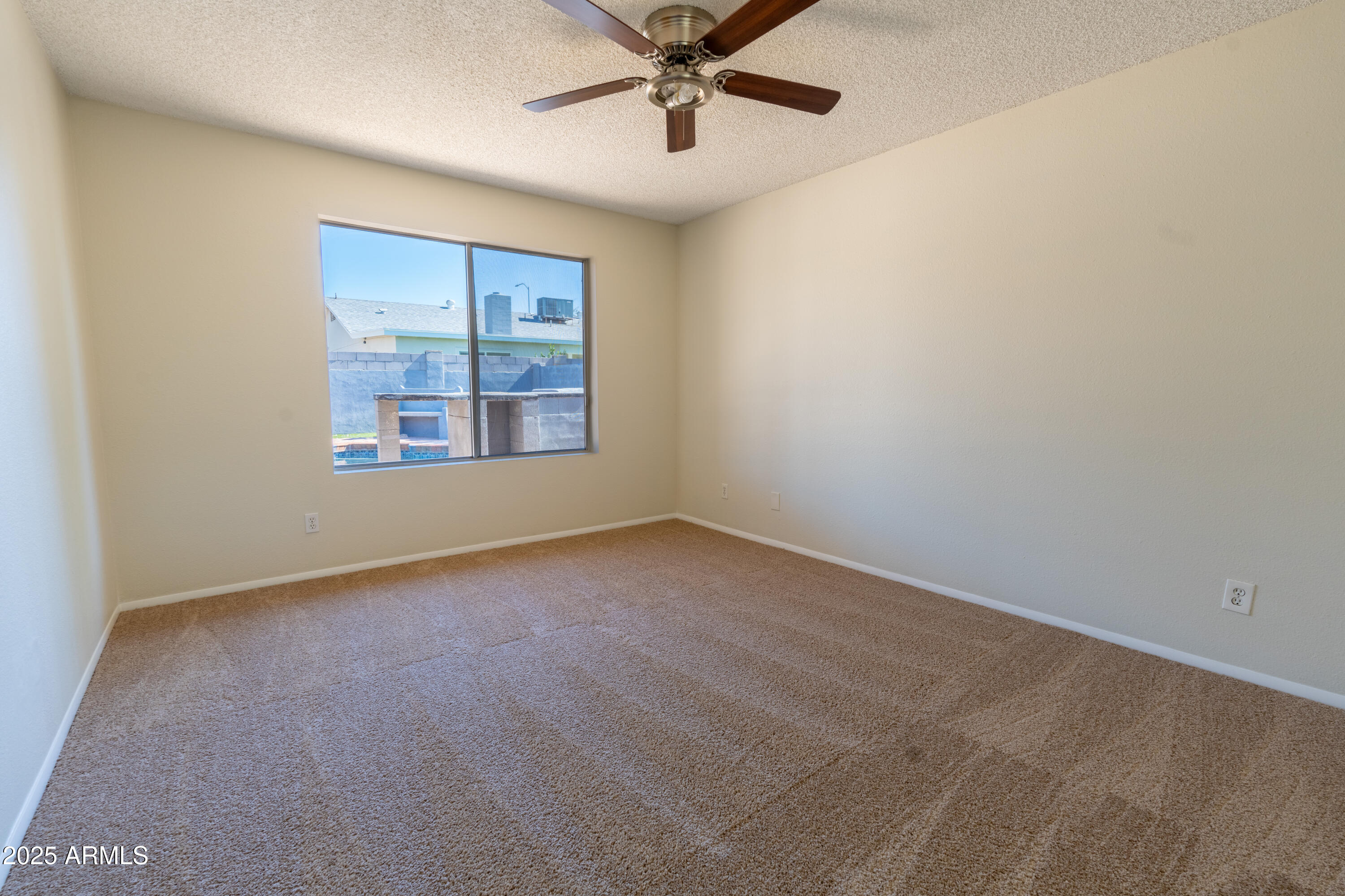 3530 E EDGEWOOD Avenue