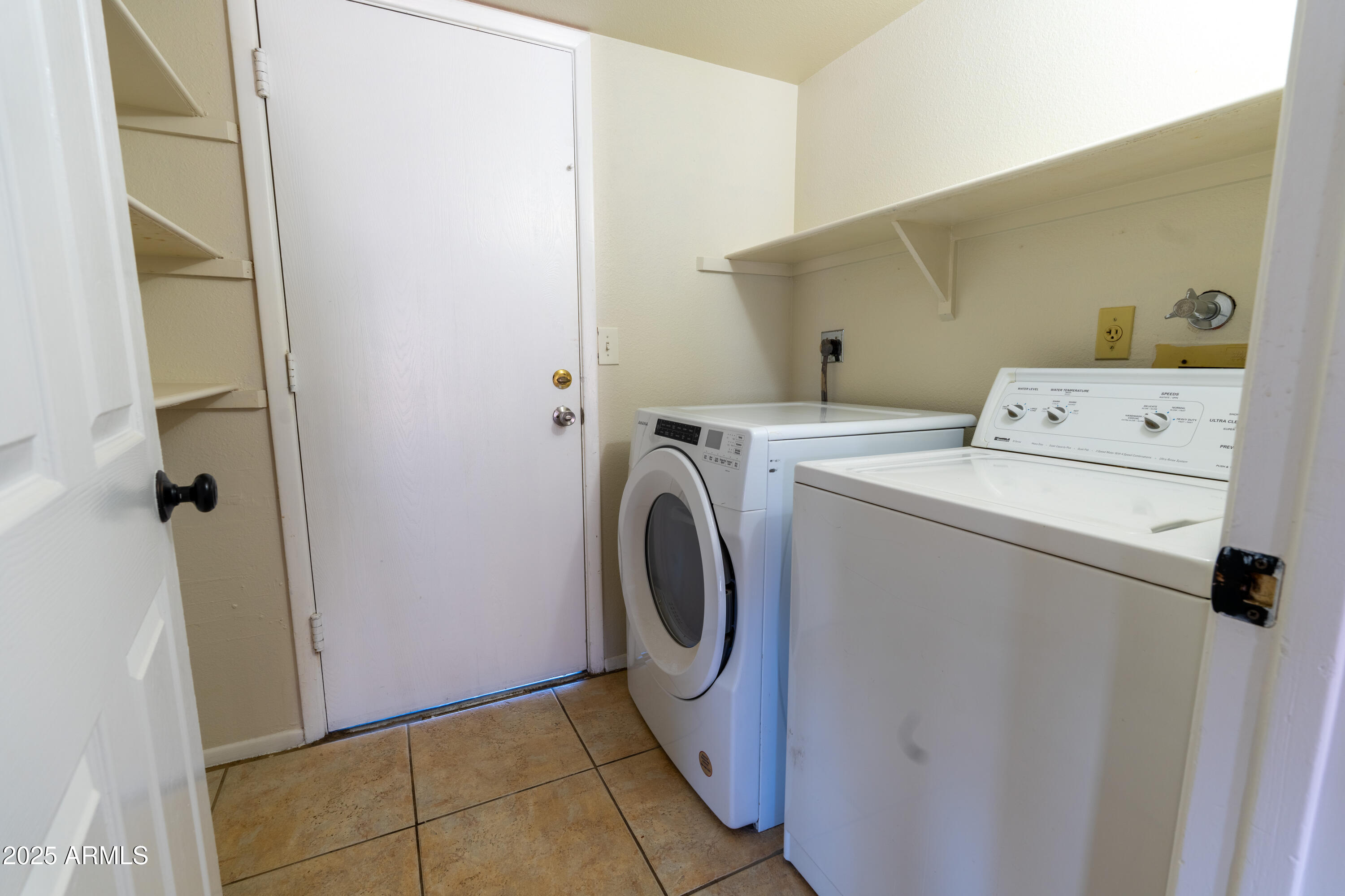 3530 E EDGEWOOD Avenue