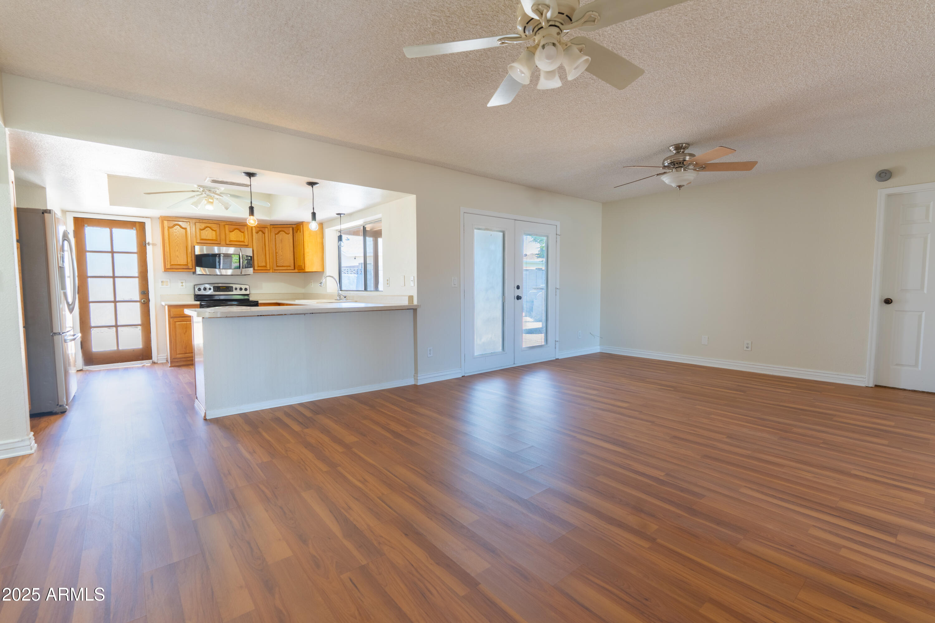 3530 E EDGEWOOD Avenue