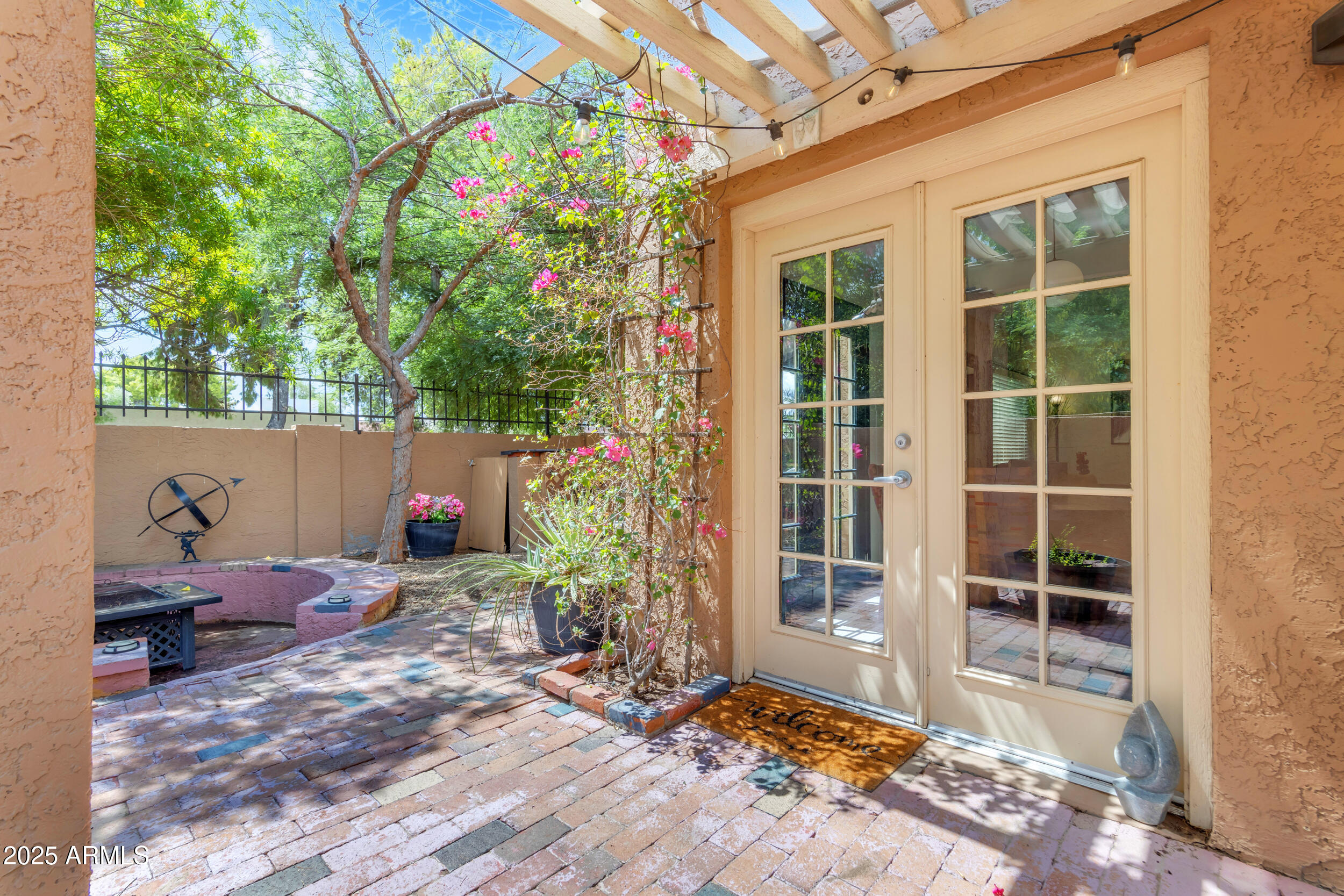 1101 E North Lane 3