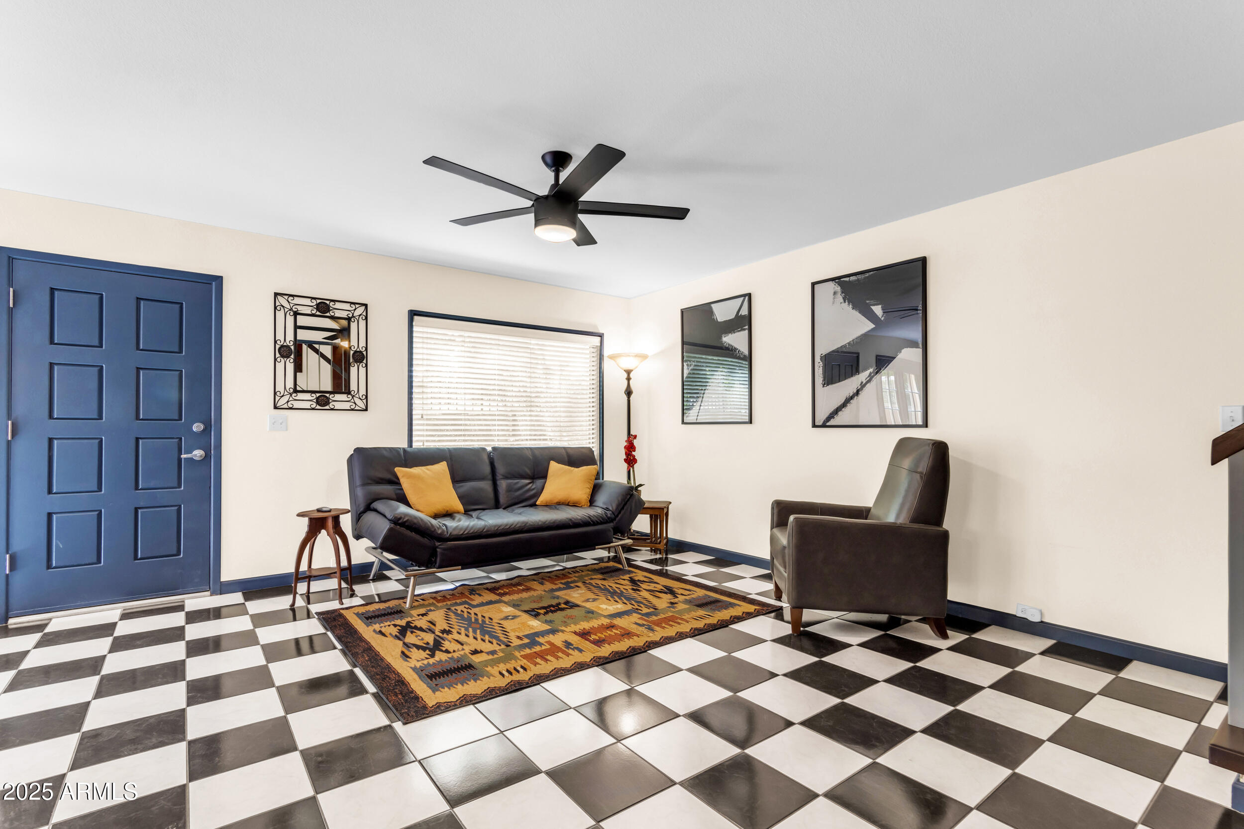 1101 E North Lane 3