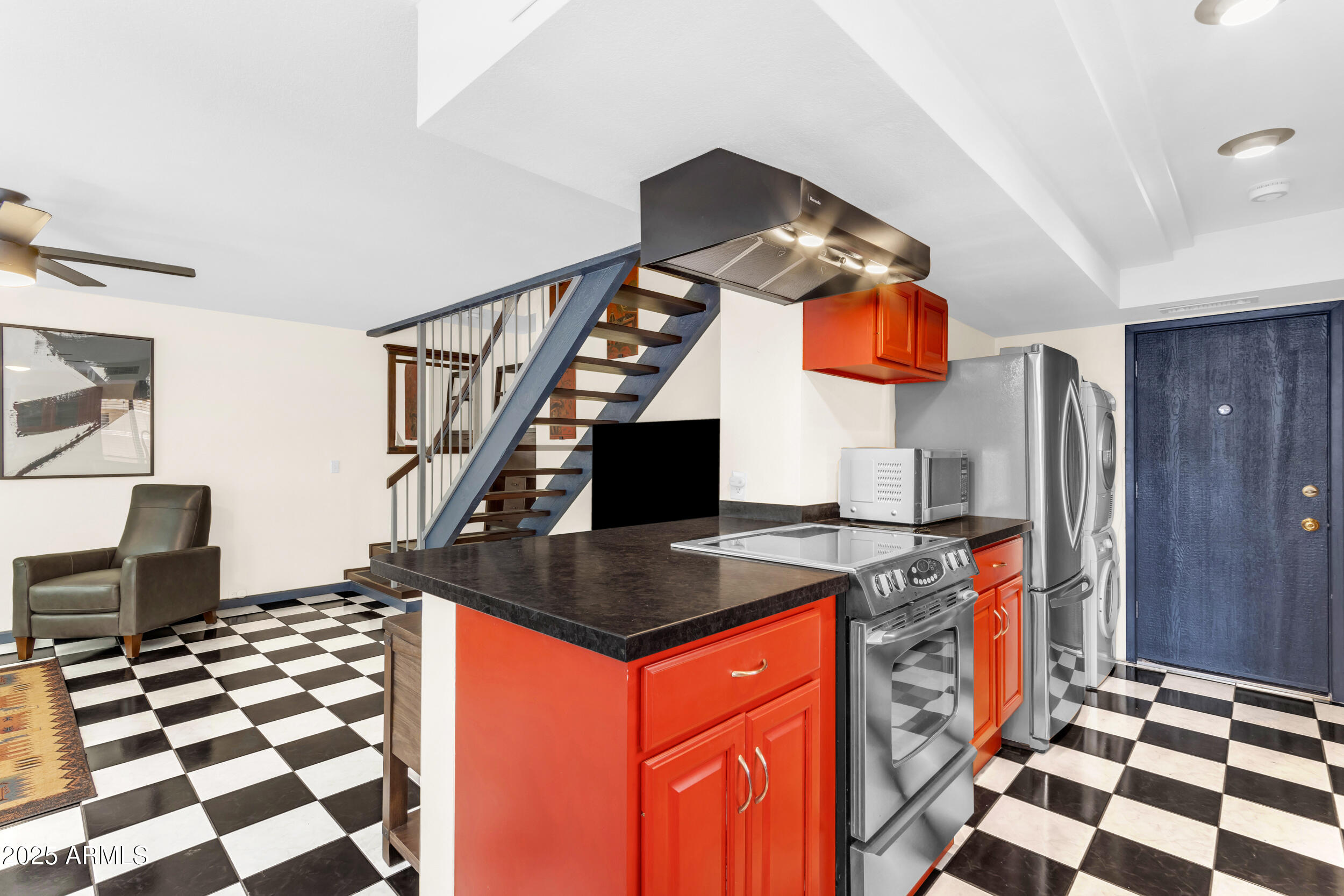 1101 E North Lane 3