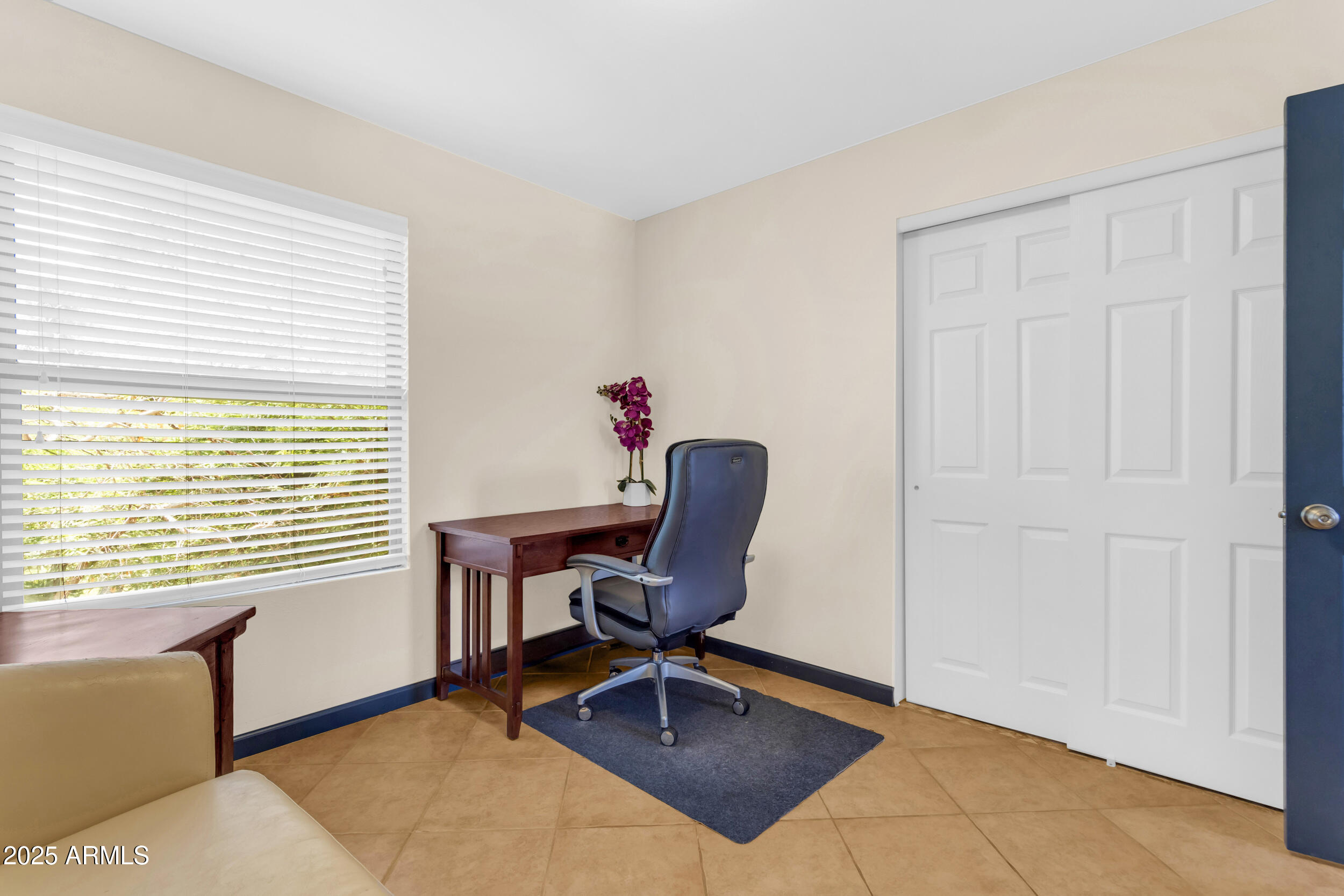 1101 E North Lane 3