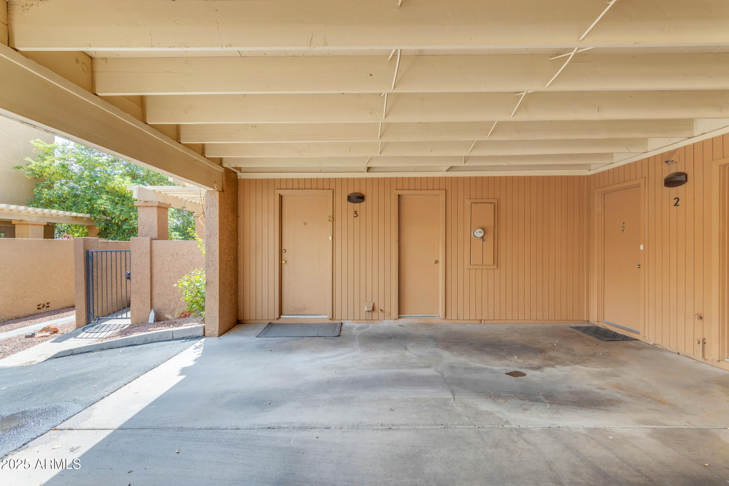 1101 E North Lane 3