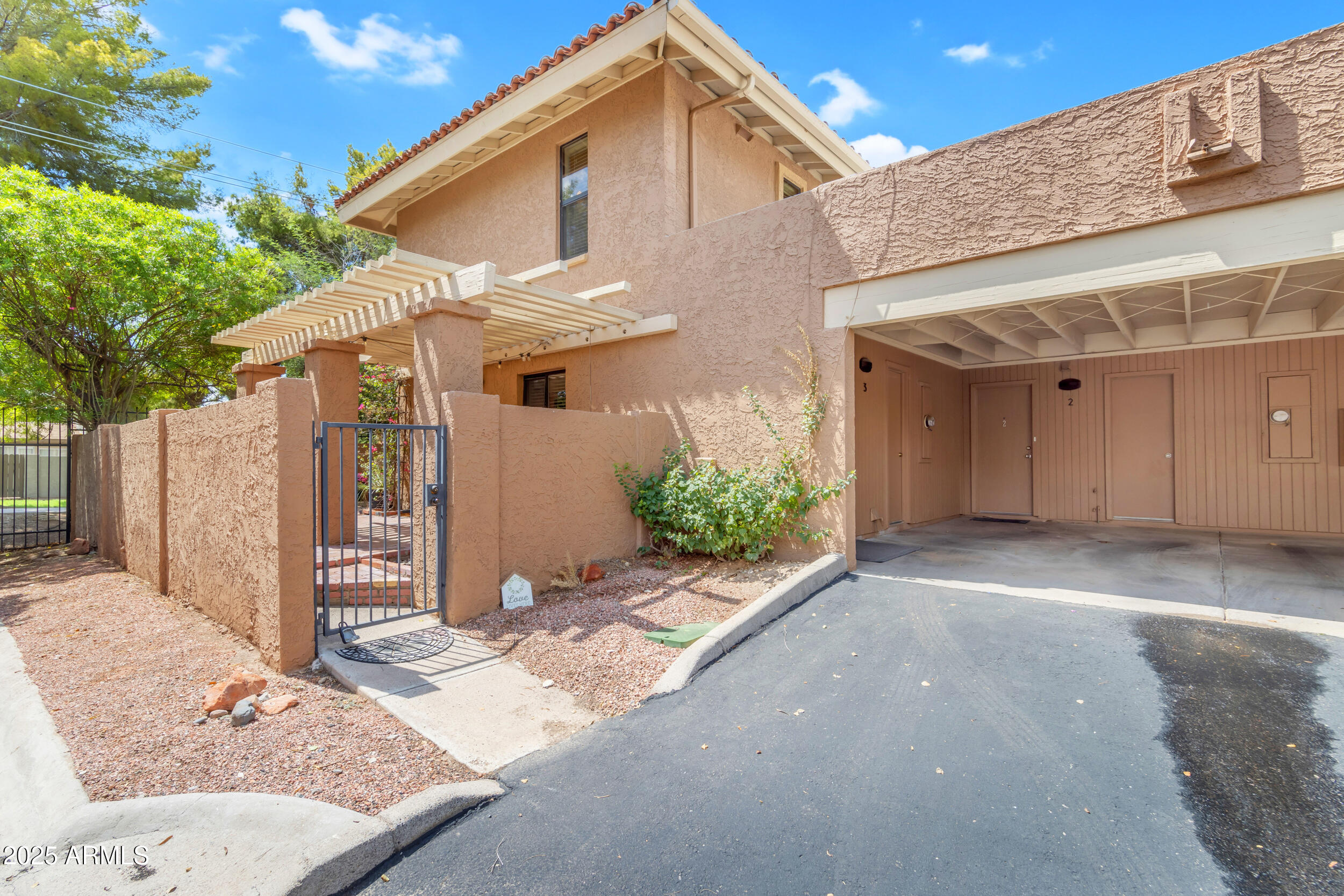 1101 E North Lane 3