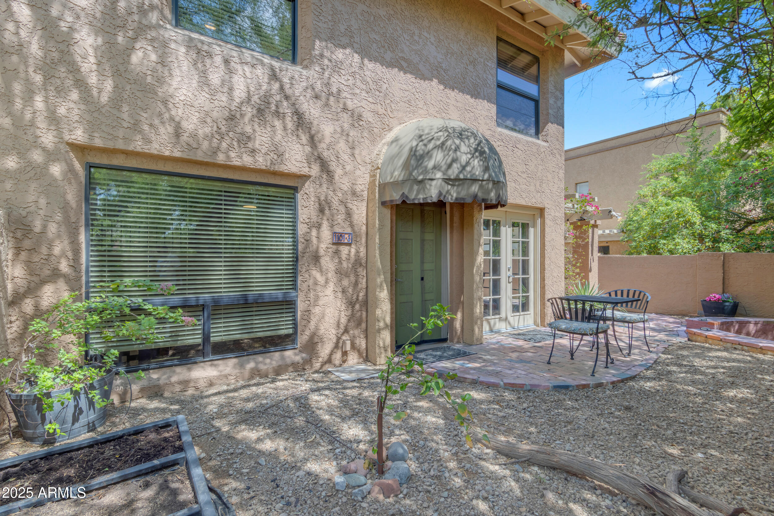 1101 E North Lane 3