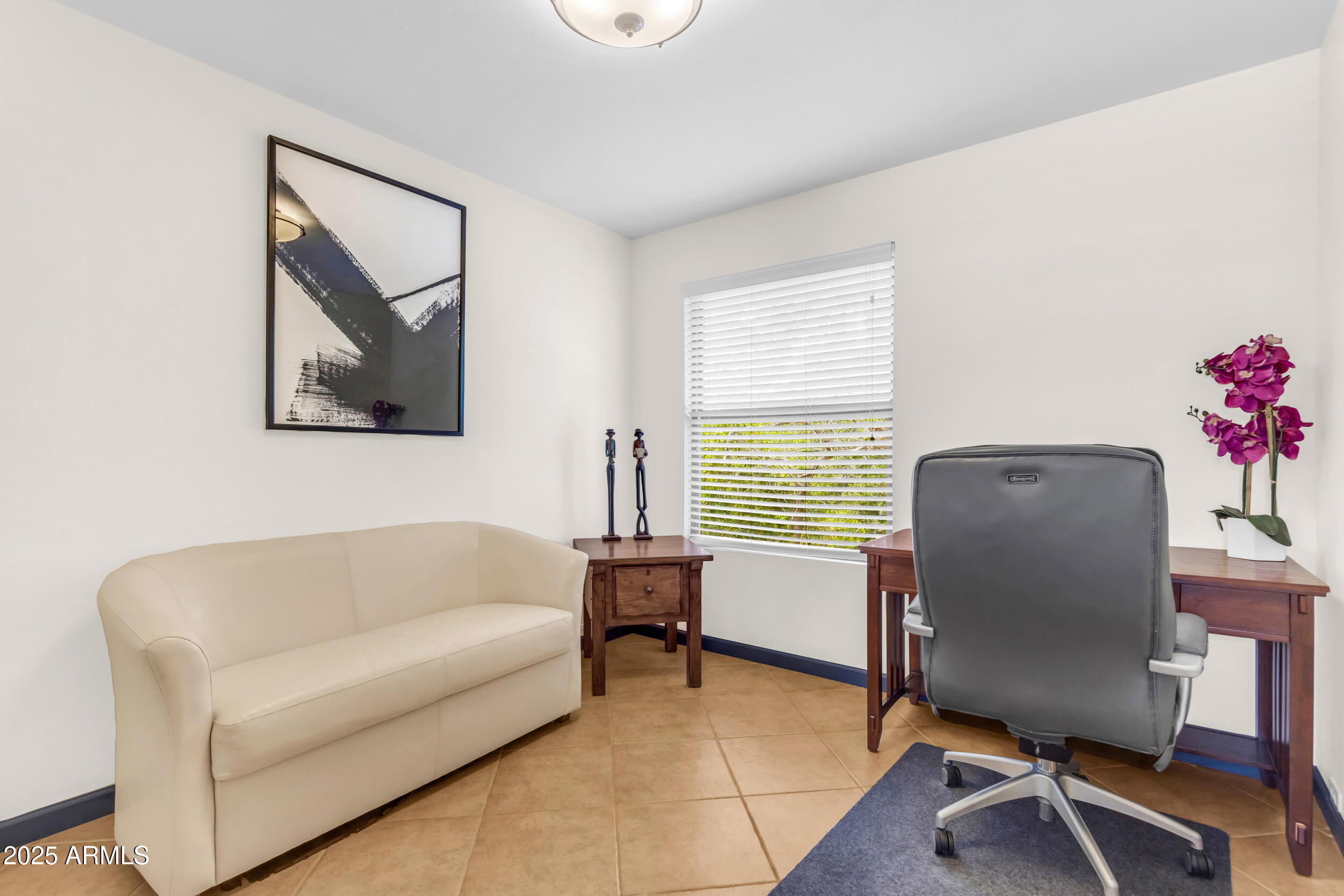 1101 E North Lane 3