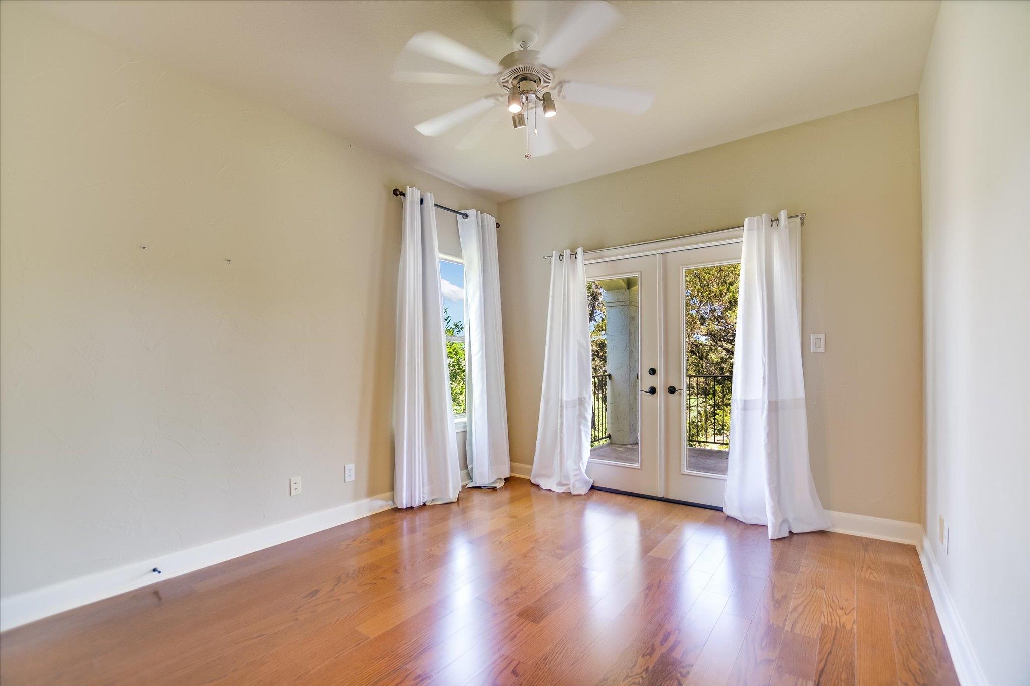 831 Southriver RD