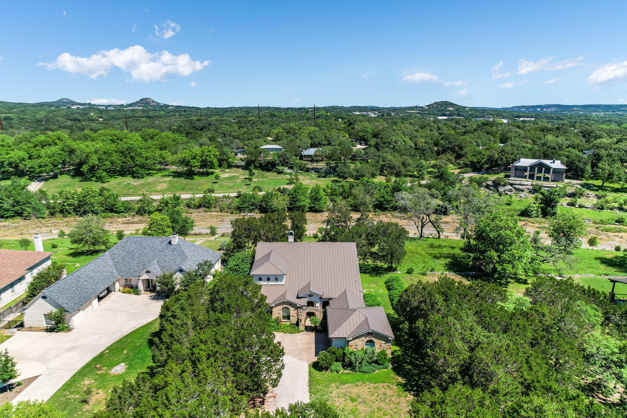 831 Southriver RD