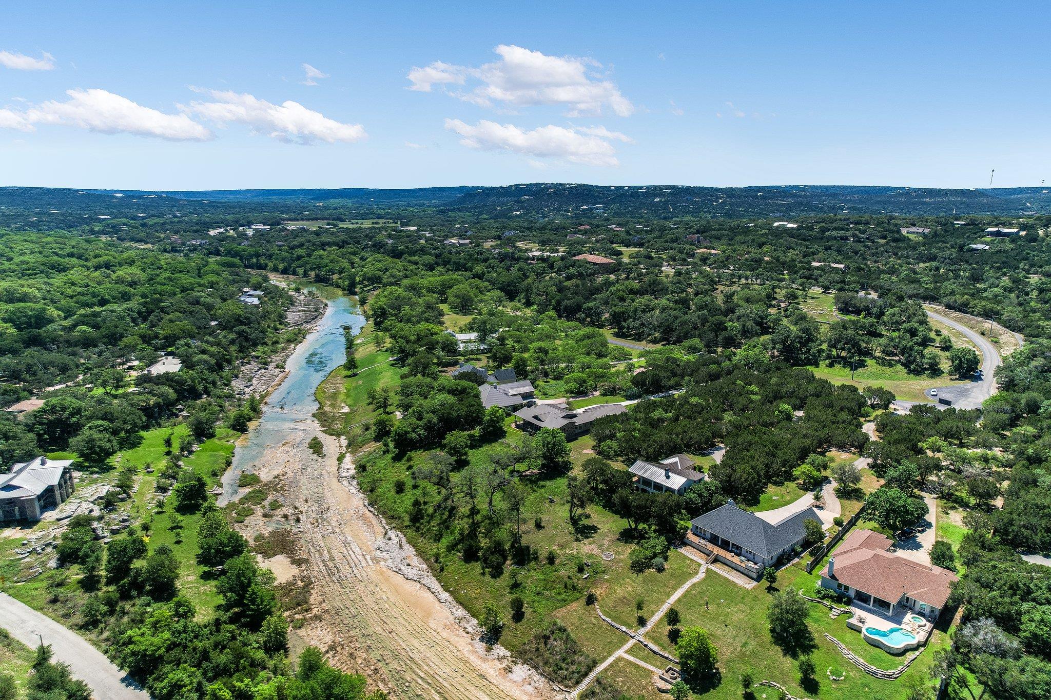 831 Southriver RD