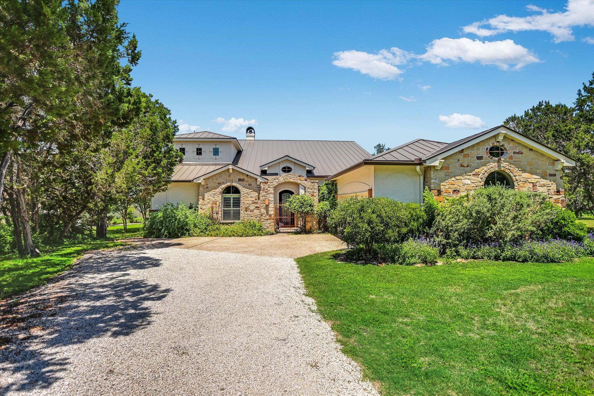 831 Southriver RD