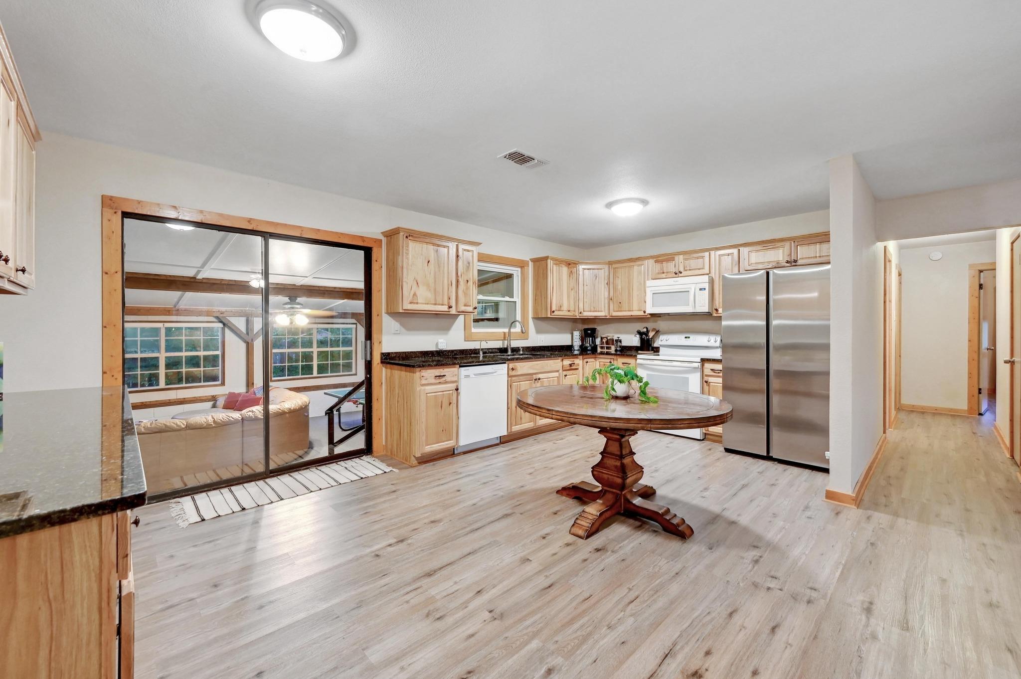 400 Cypress Creek LN