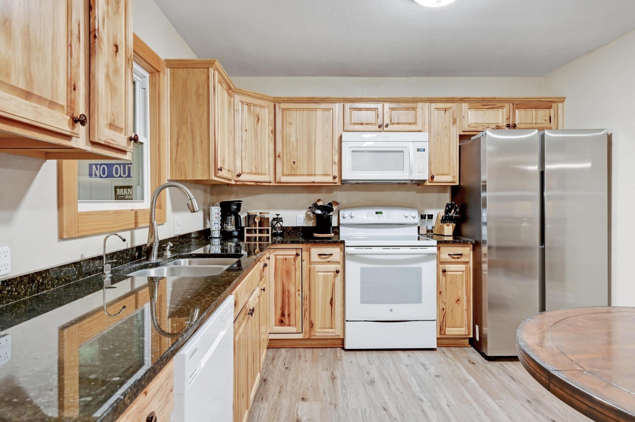 400 Cypress Creek LN