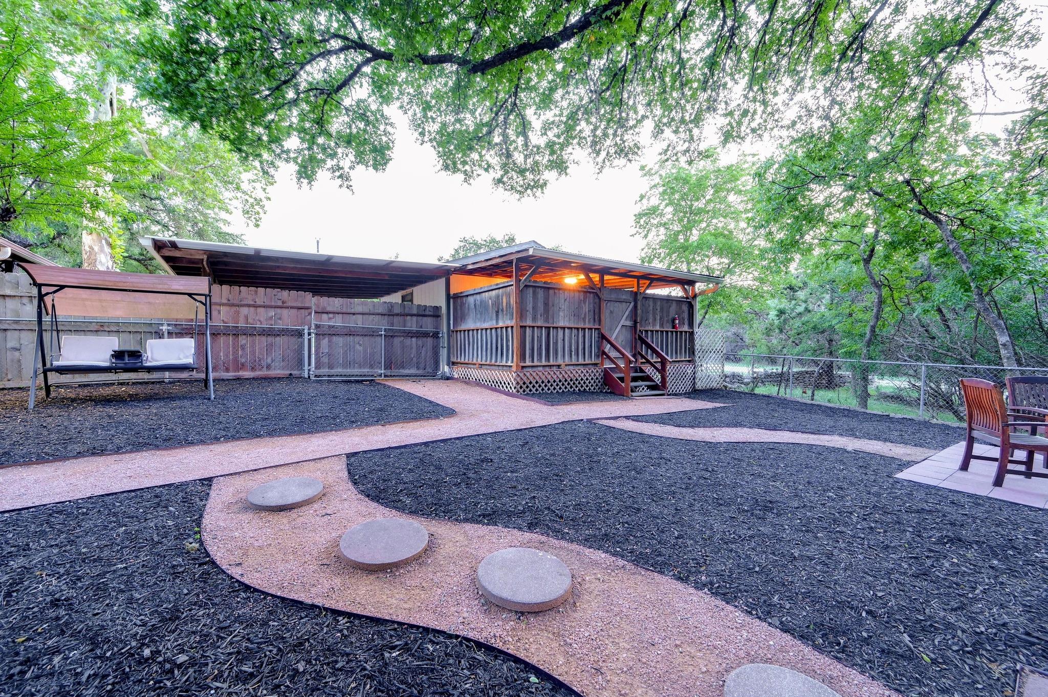 400 Cypress Creek LN