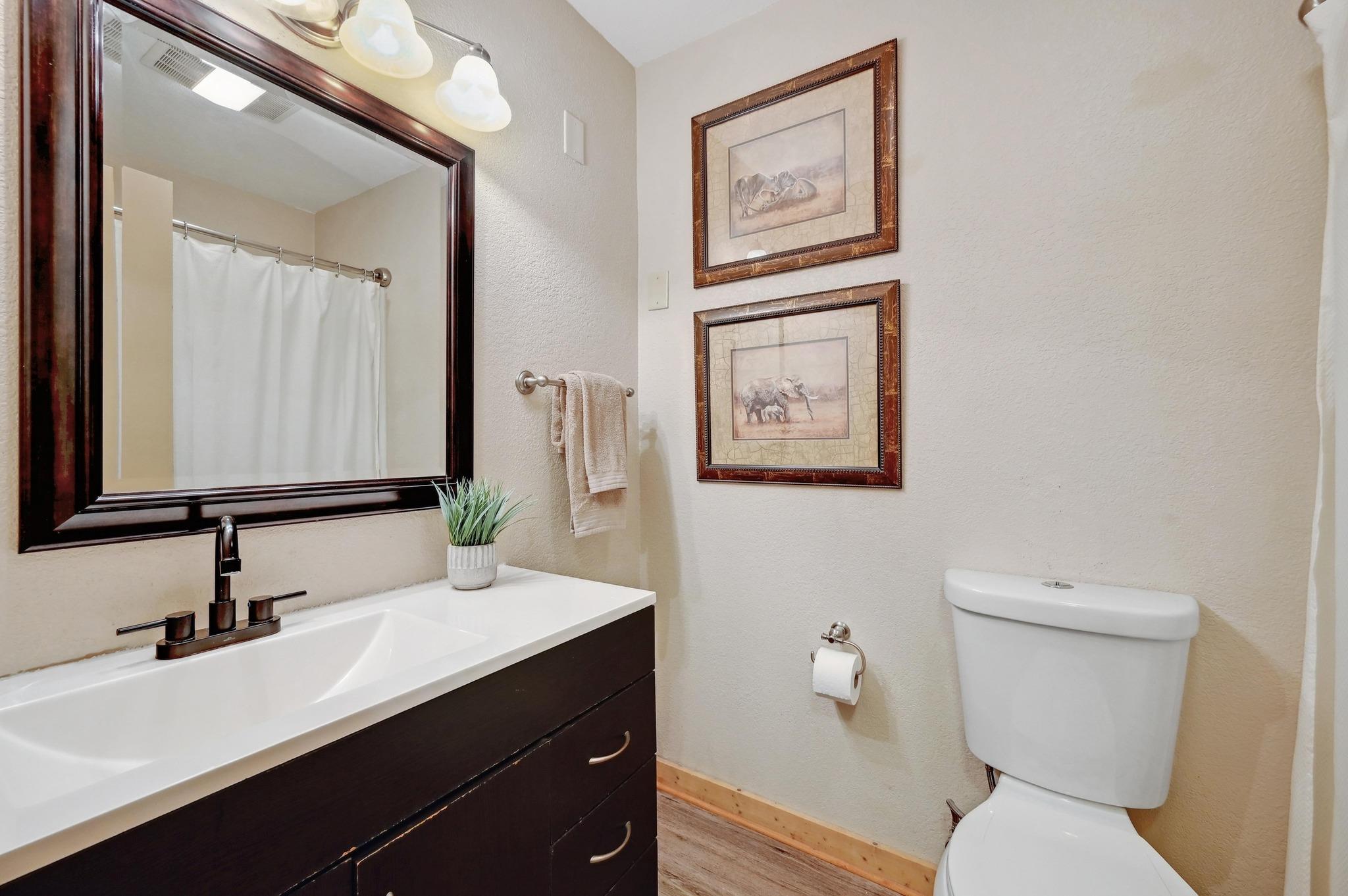 400 Cypress Creek LN