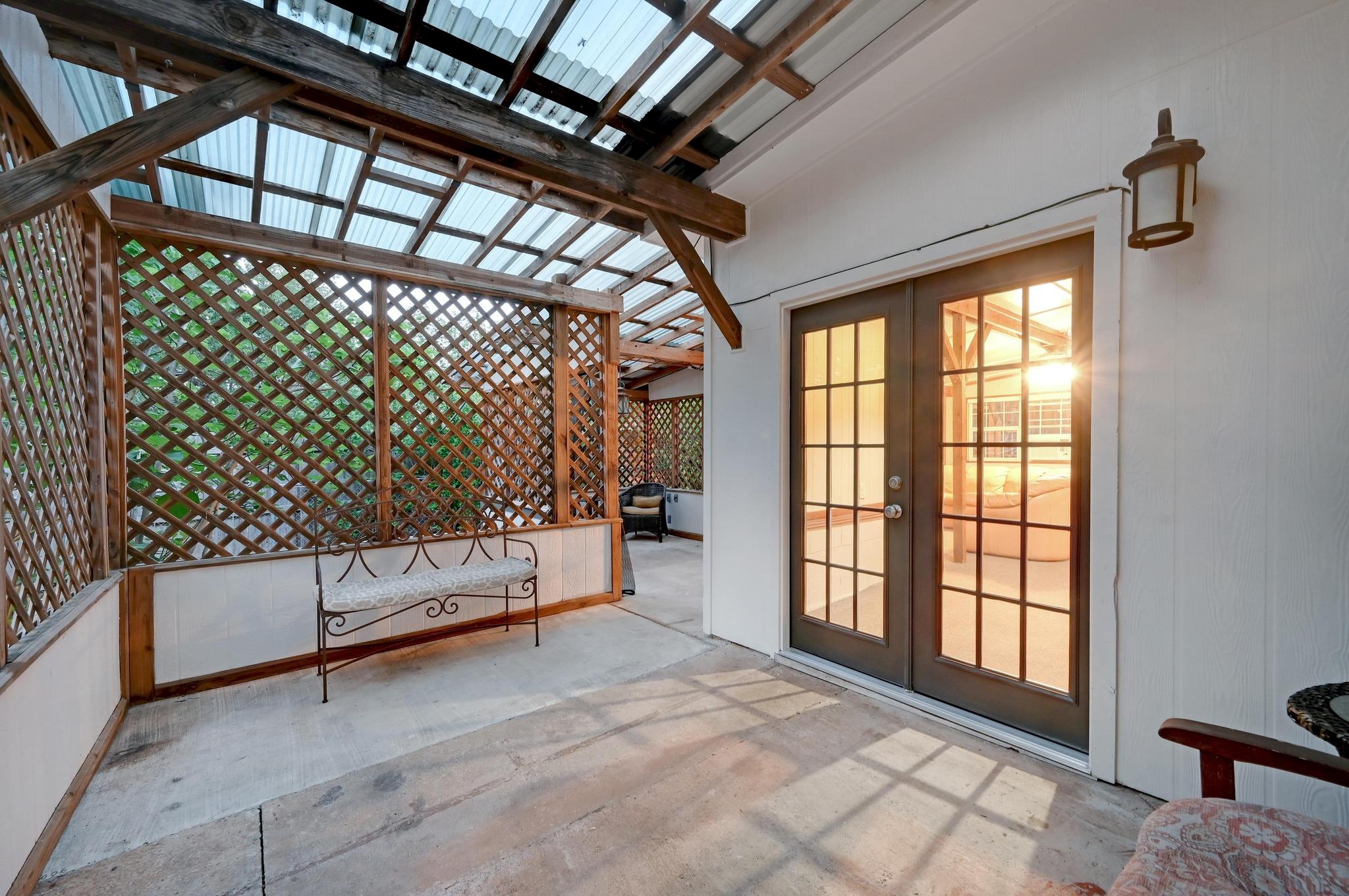 400 Cypress Creek LN