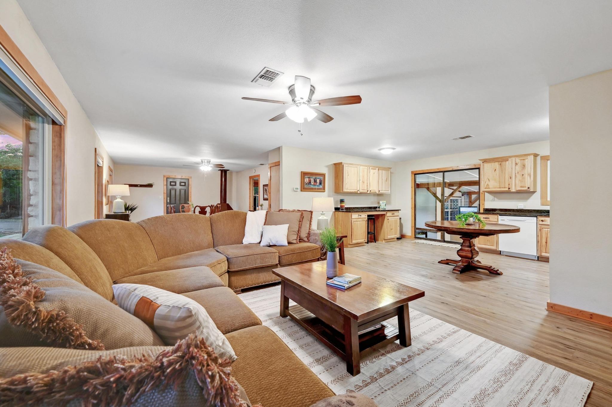 400 Cypress Creek LN