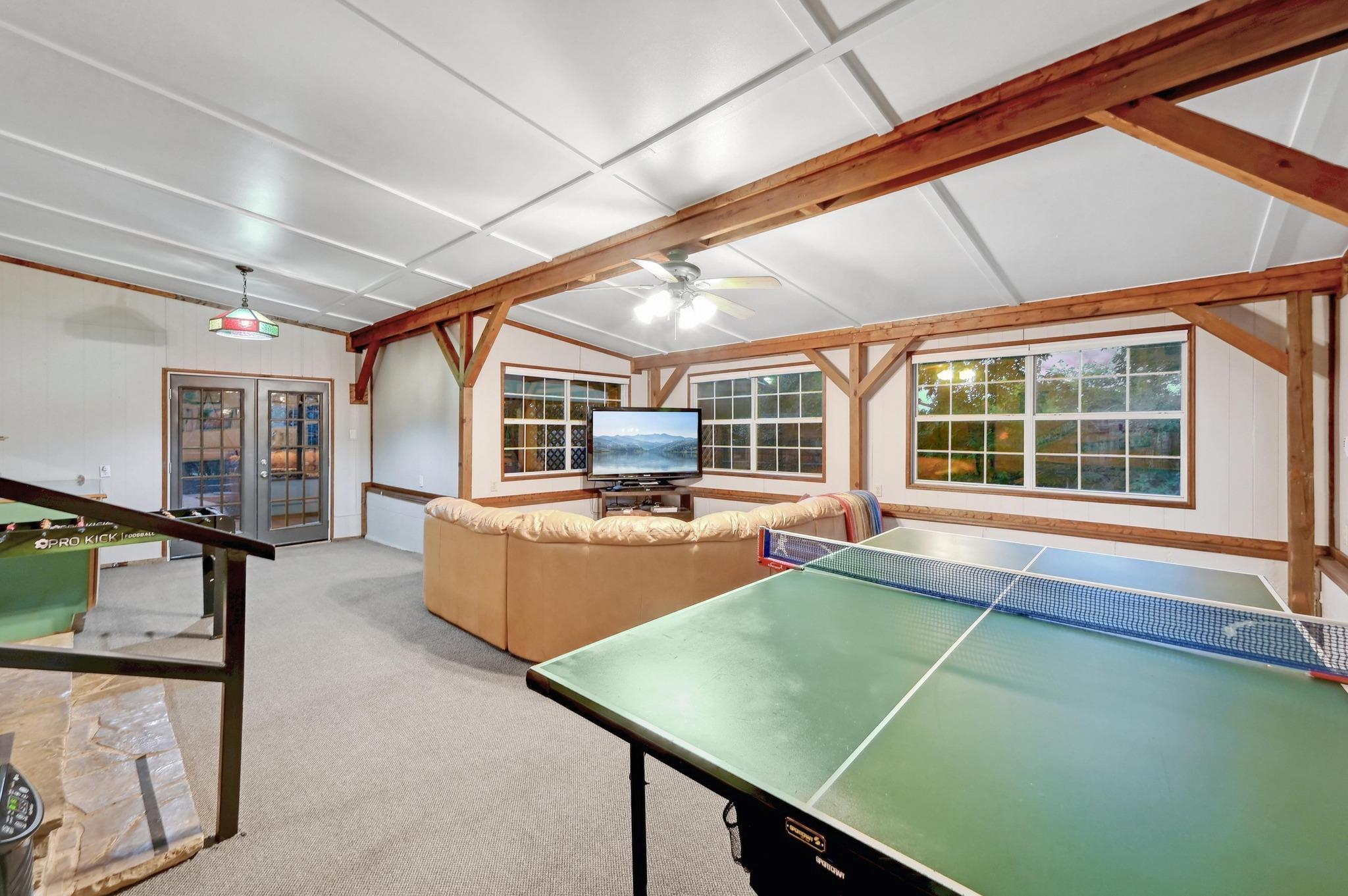 400 Cypress Creek LN