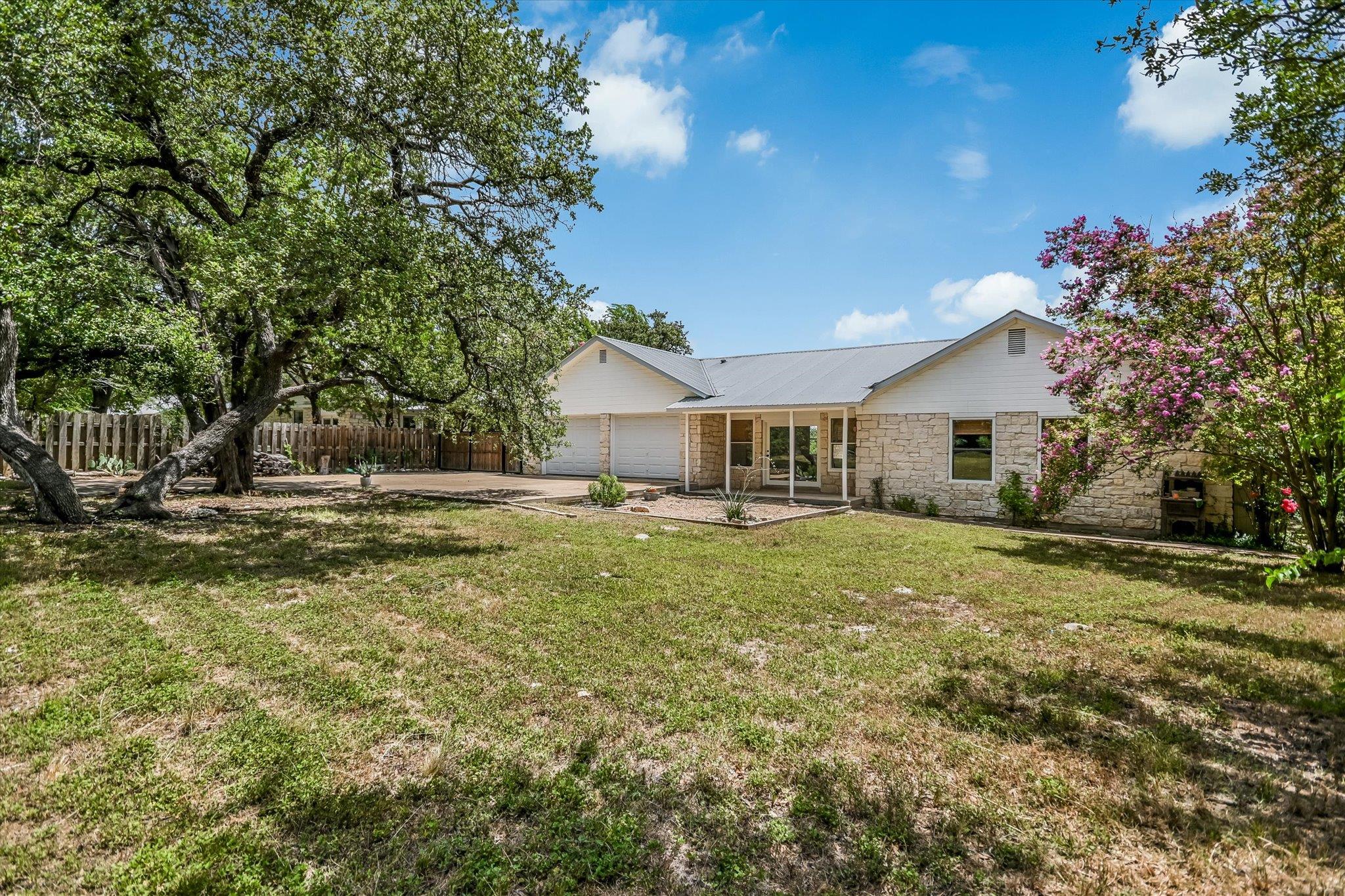 160 Donna DR