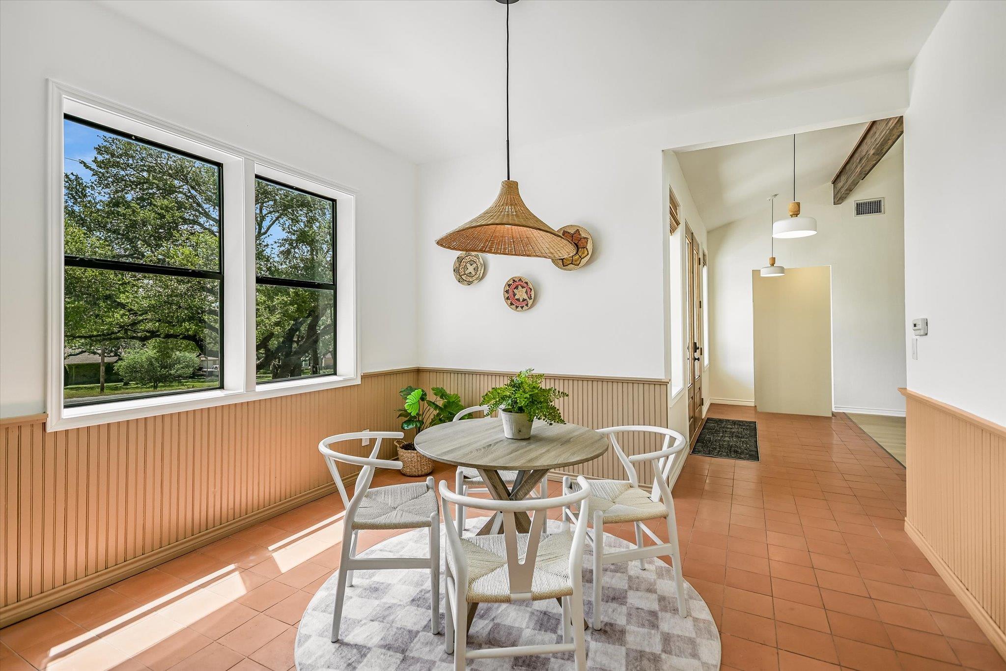 160 Donna DR