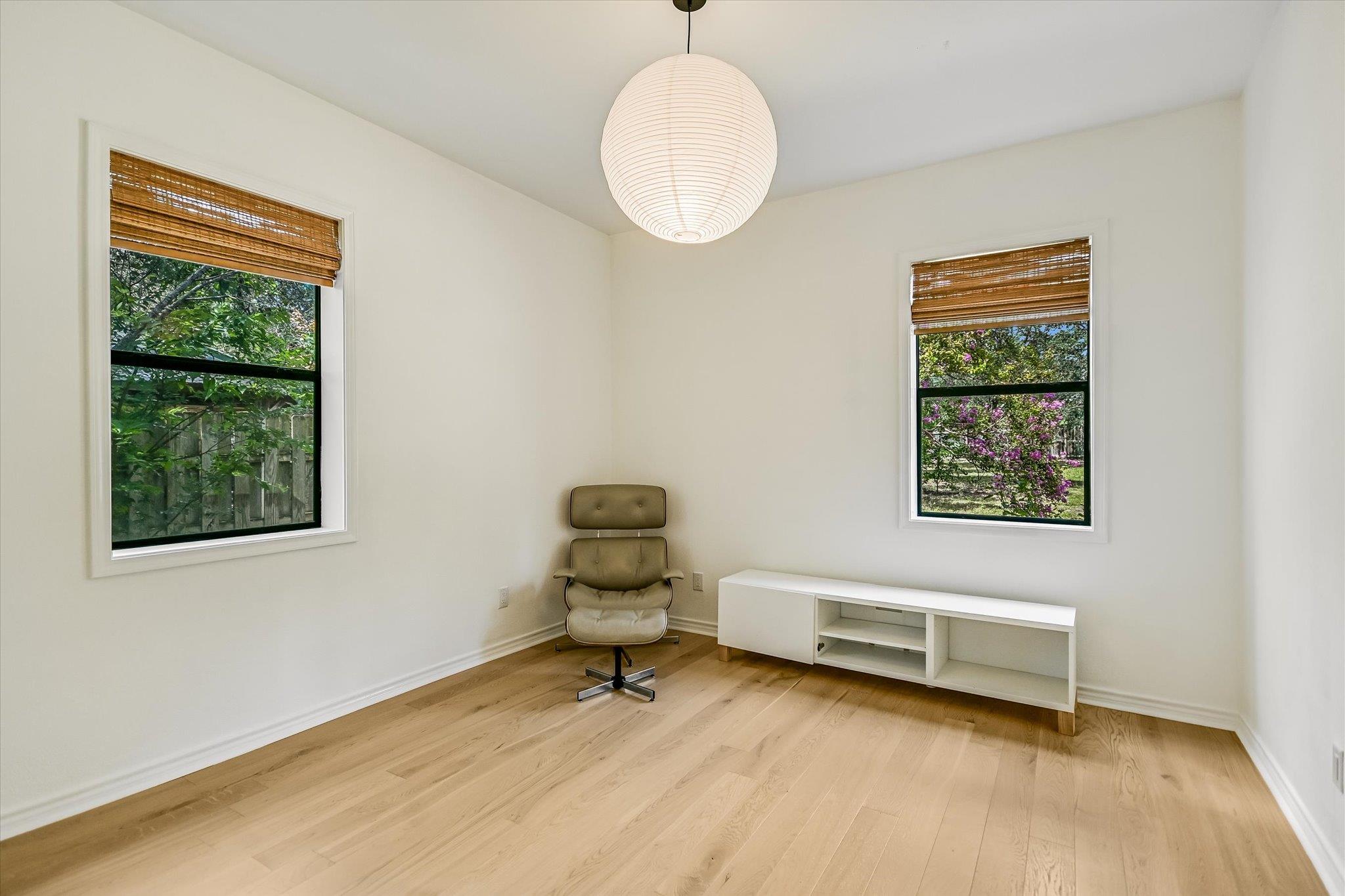 160 Donna DR