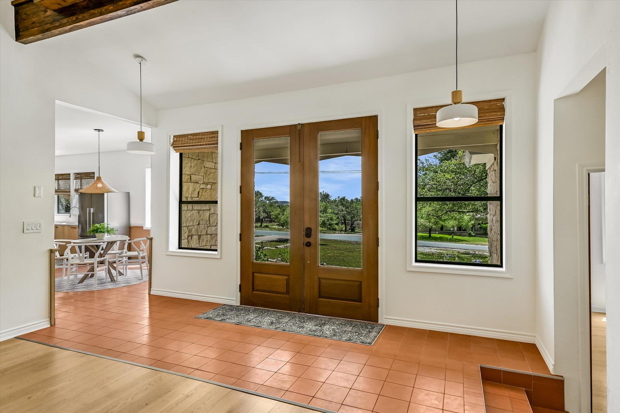160 Donna DR