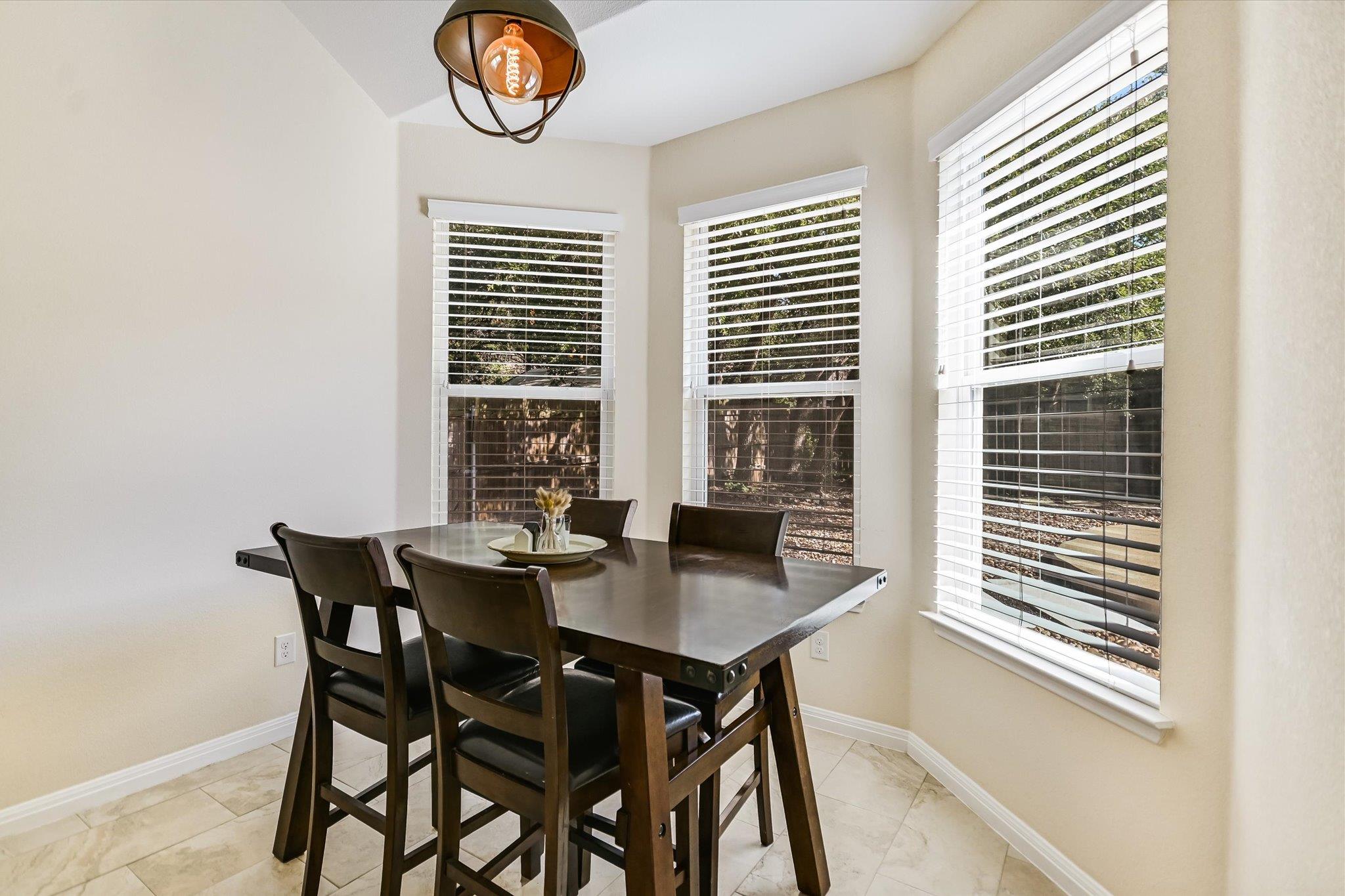 7 Redwood CIR