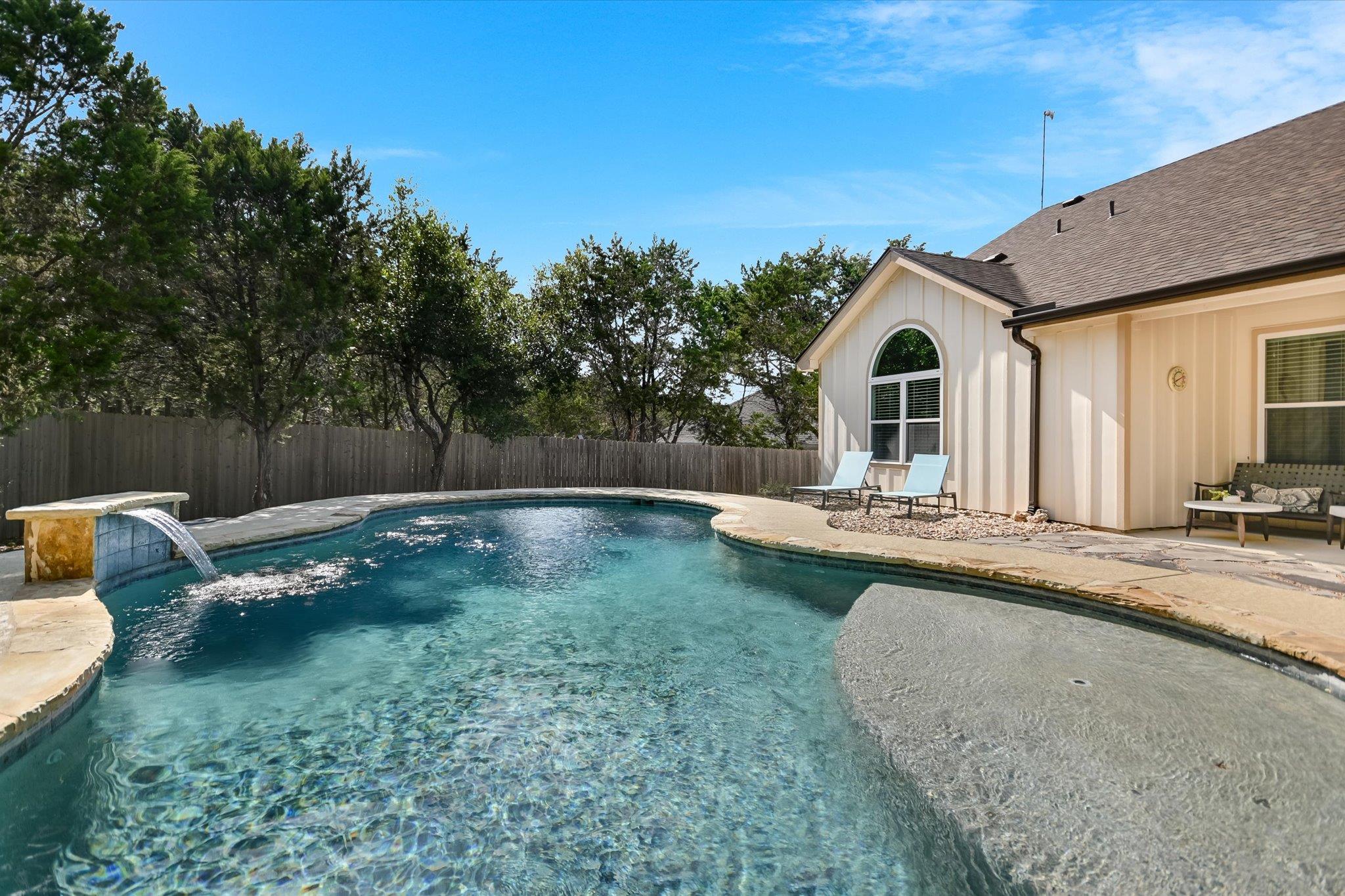 7 Redwood CIR