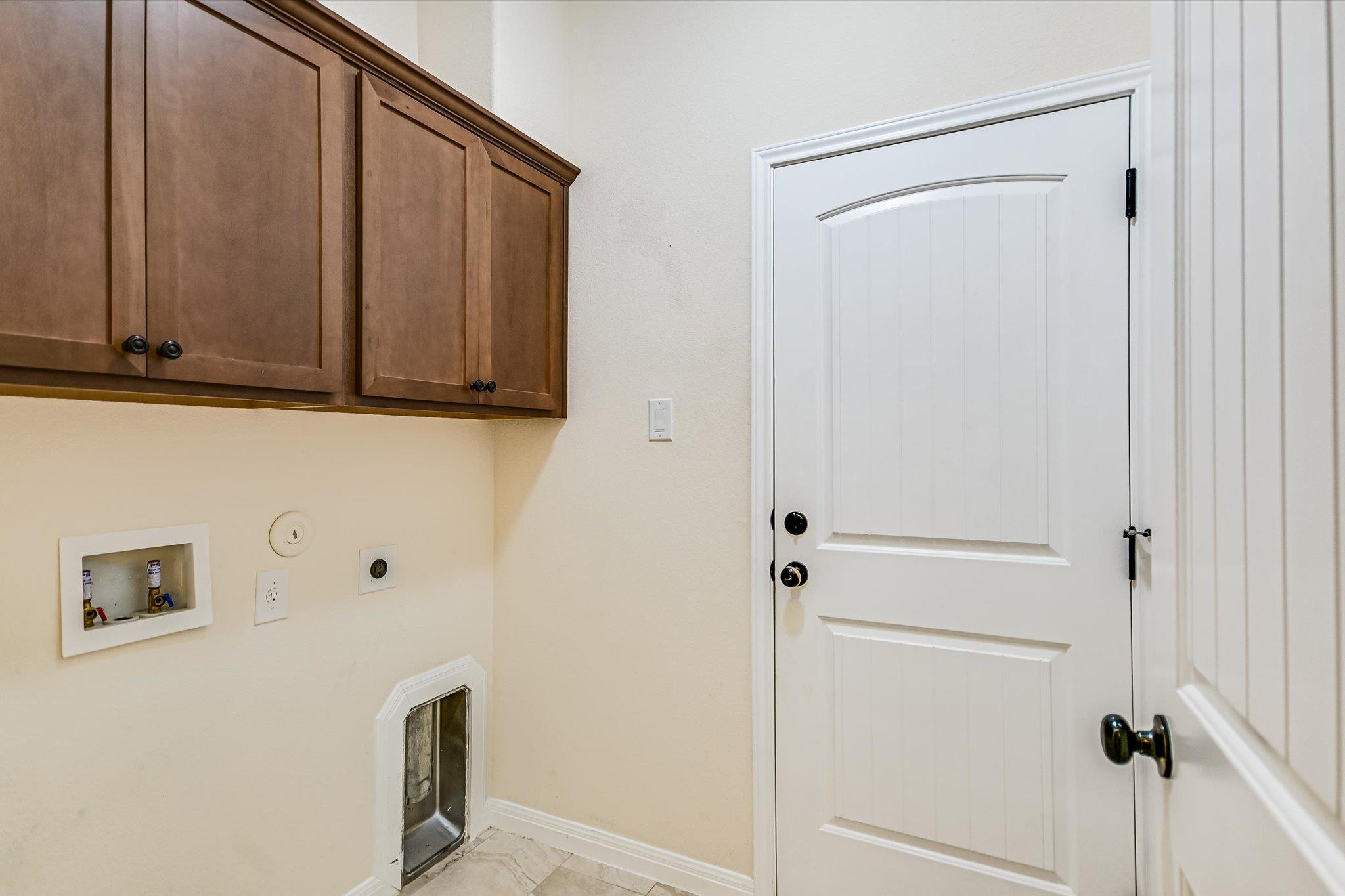 7 Redwood CIR