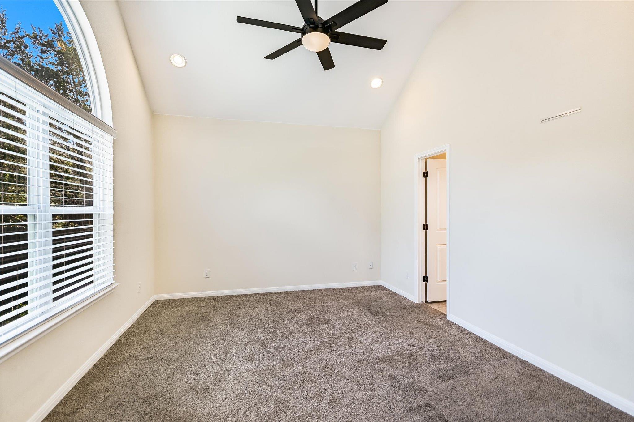 7 Redwood CIR