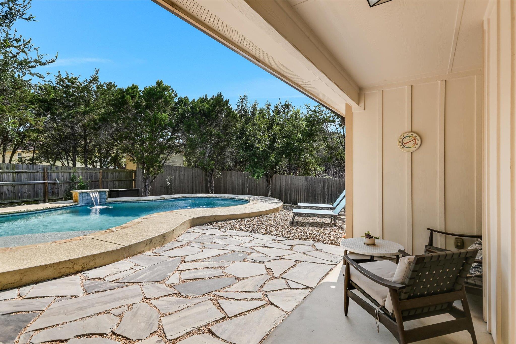 7 Redwood CIR