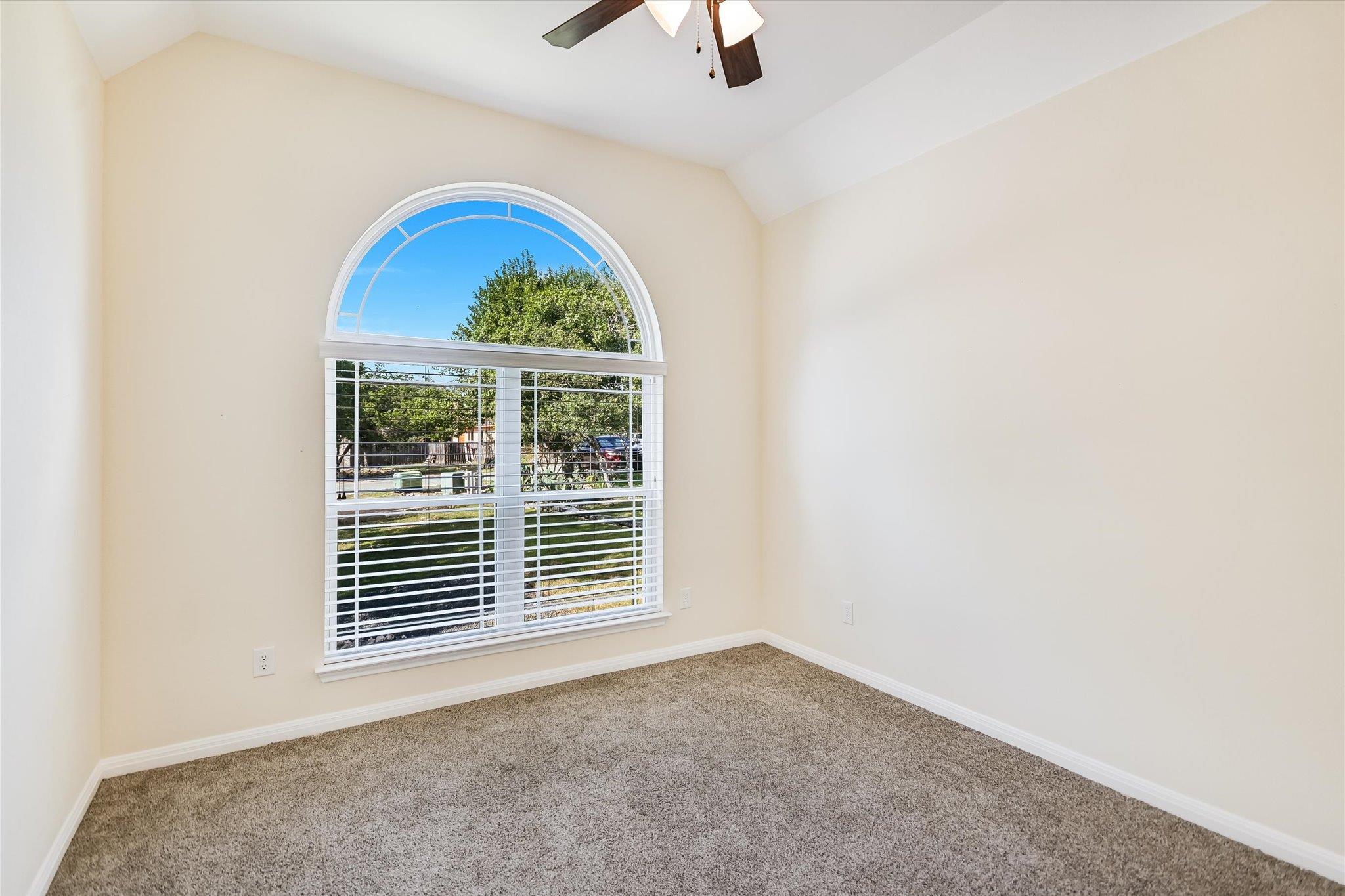 7 Redwood CIR