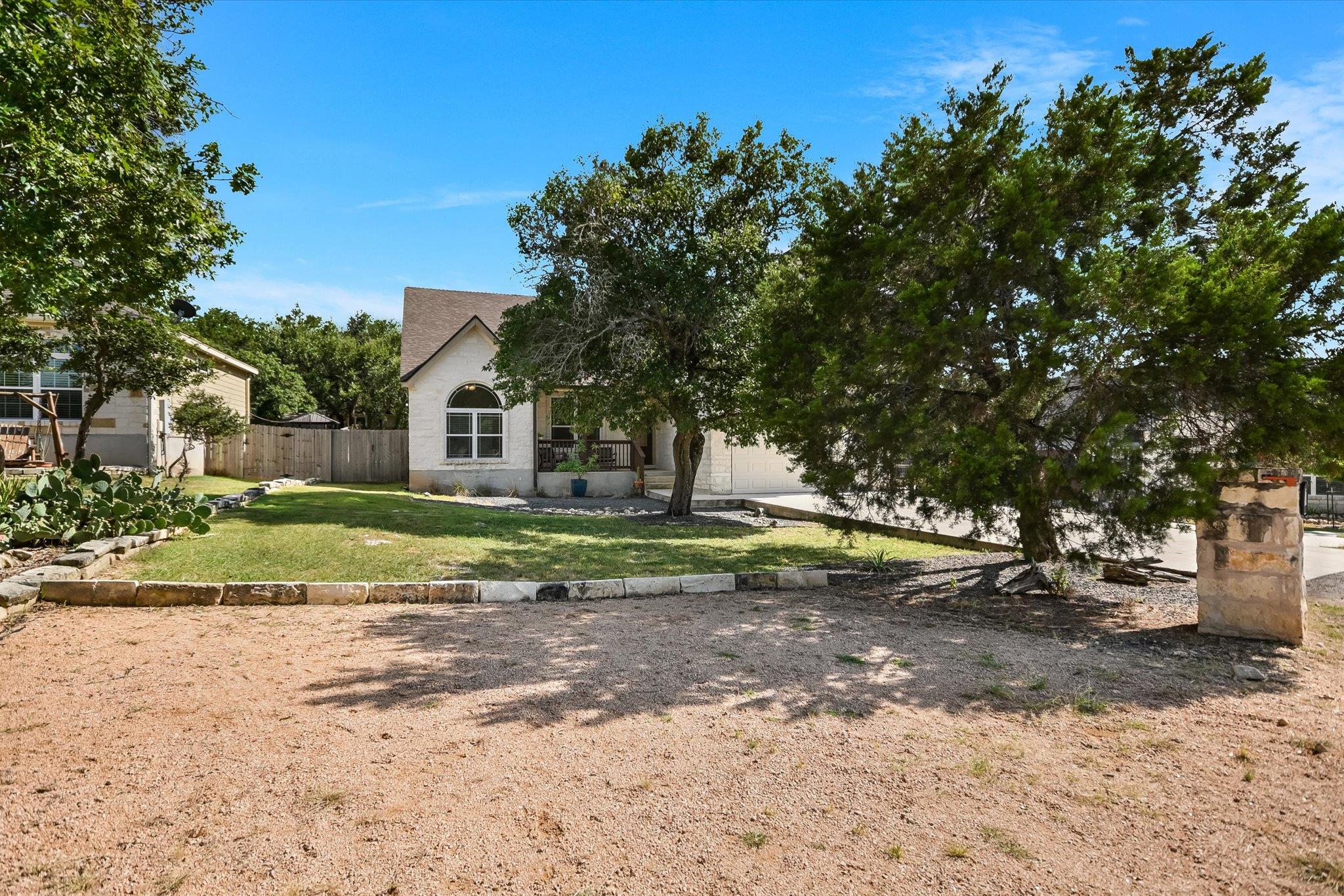 7 Redwood CIR