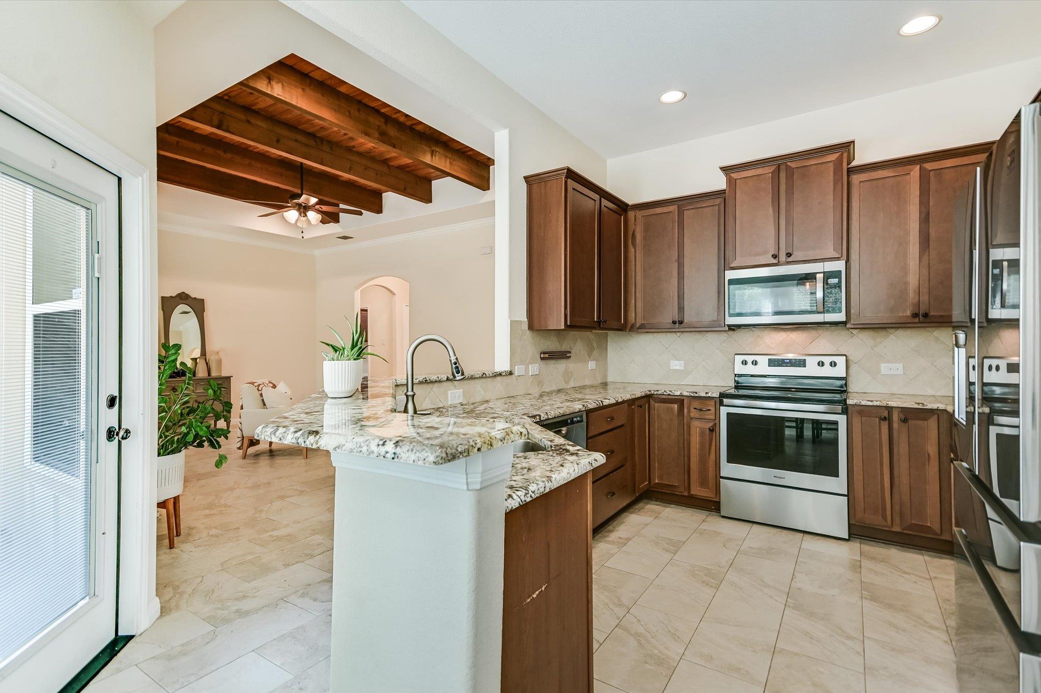 7 Redwood CIR