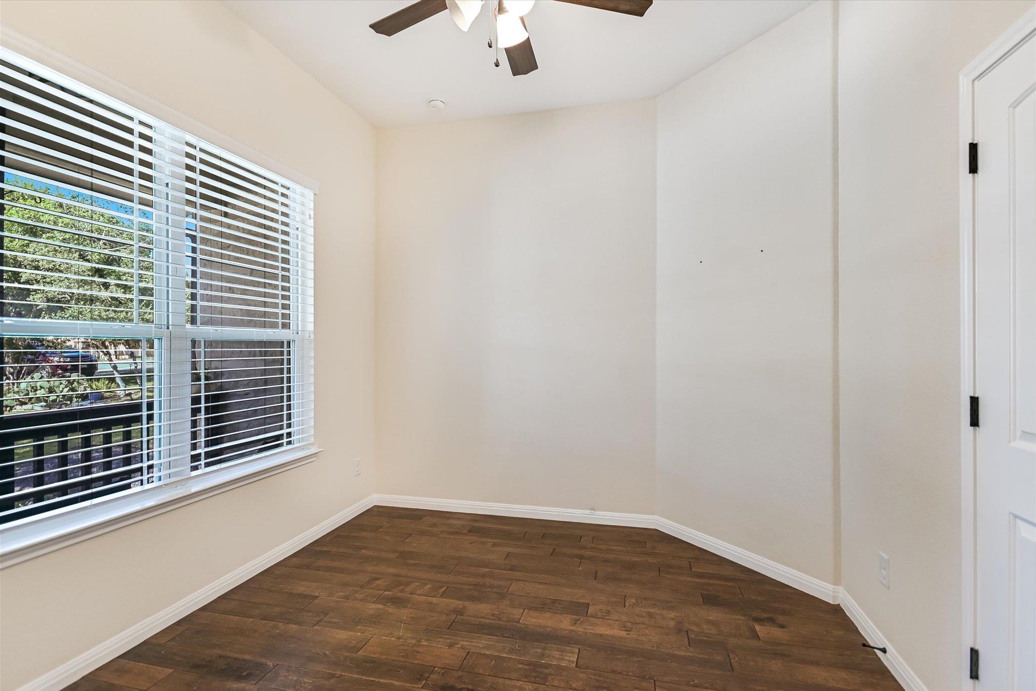 7 Redwood CIR