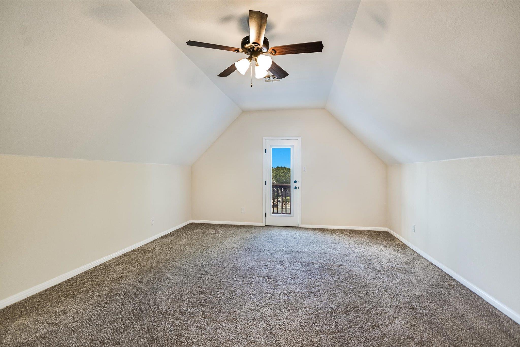 7 Redwood CIR