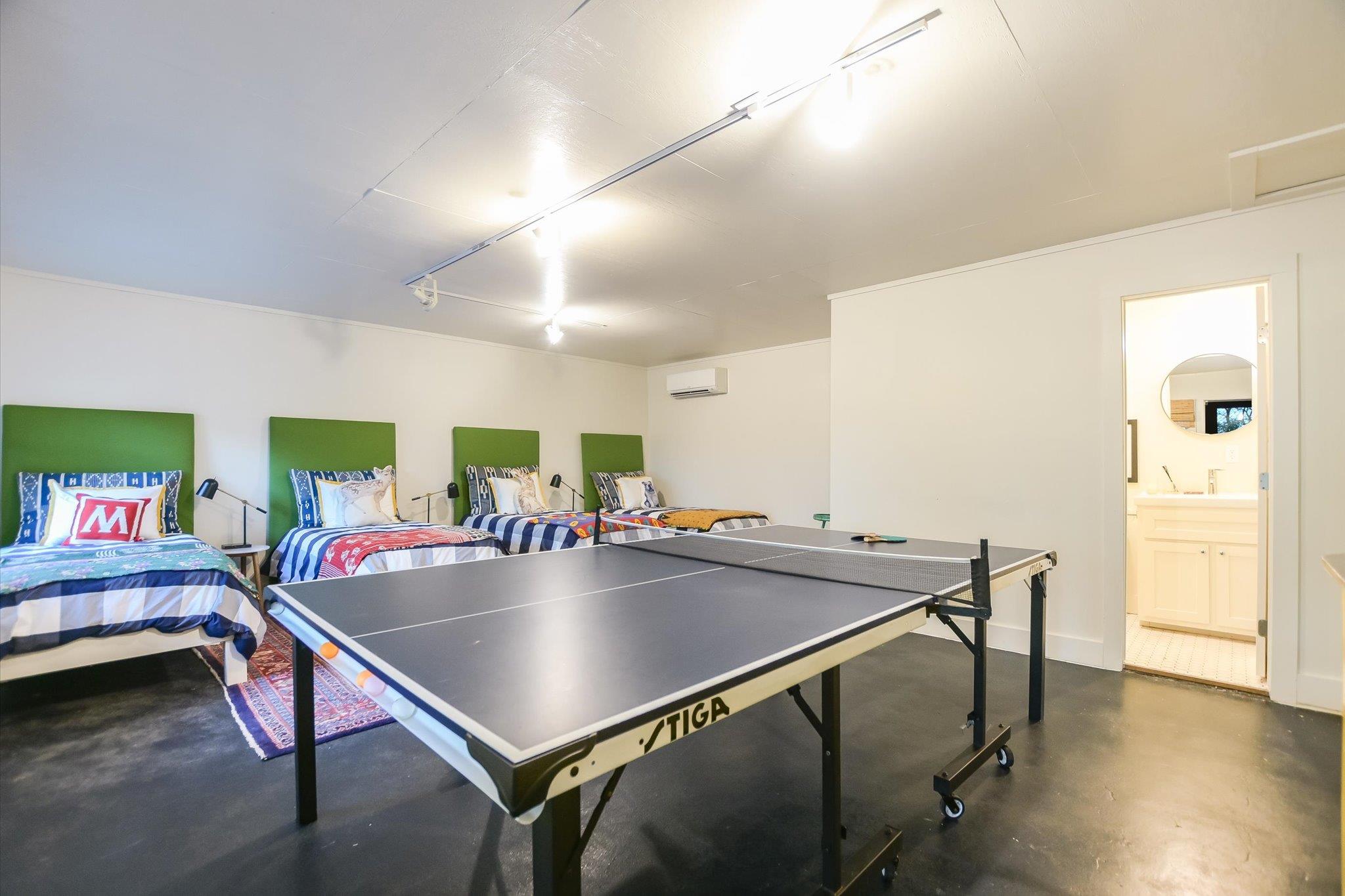 1121 Hidden Valley RD