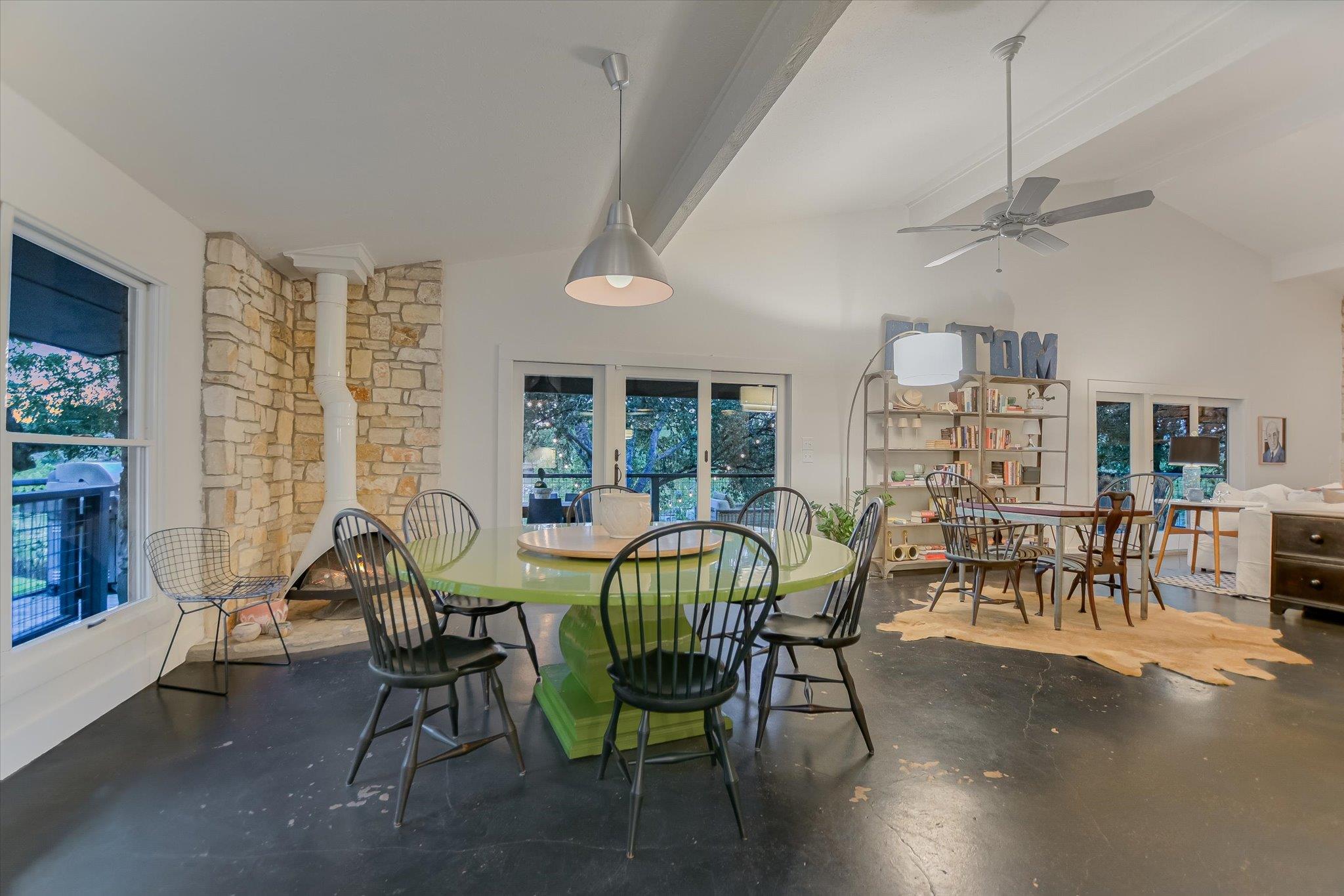 1121 Hidden Valley RD