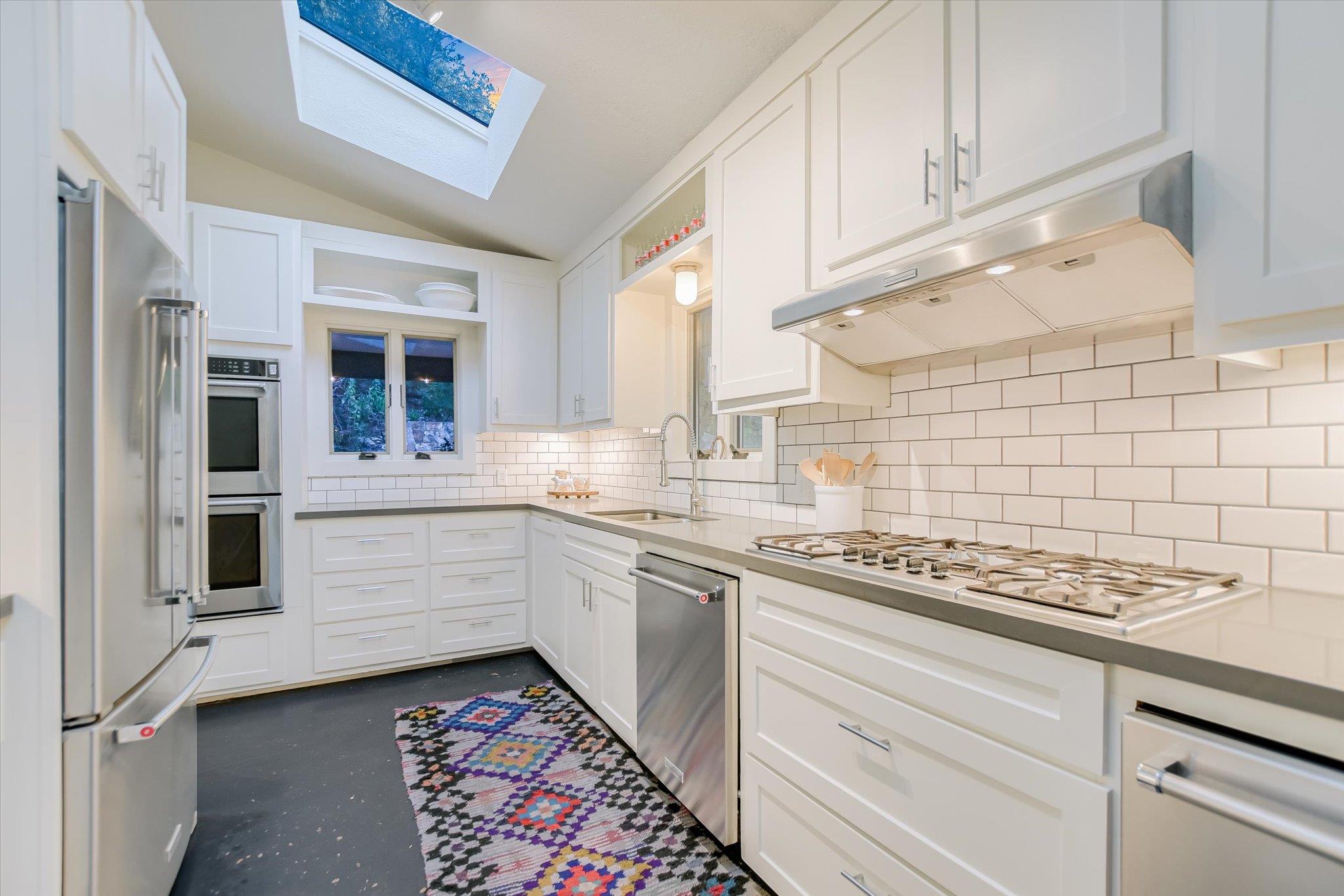 1121 Hidden Valley RD
