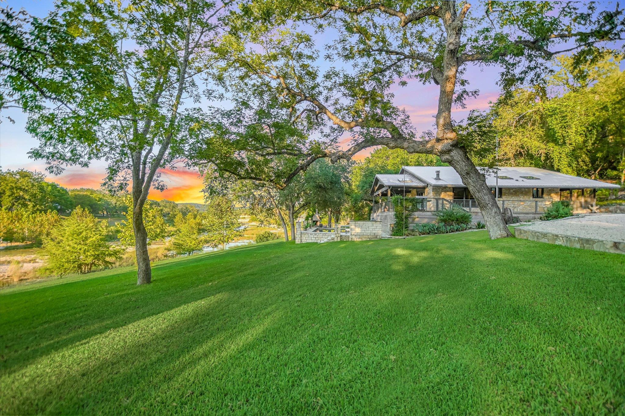 1121 Hidden Valley RD