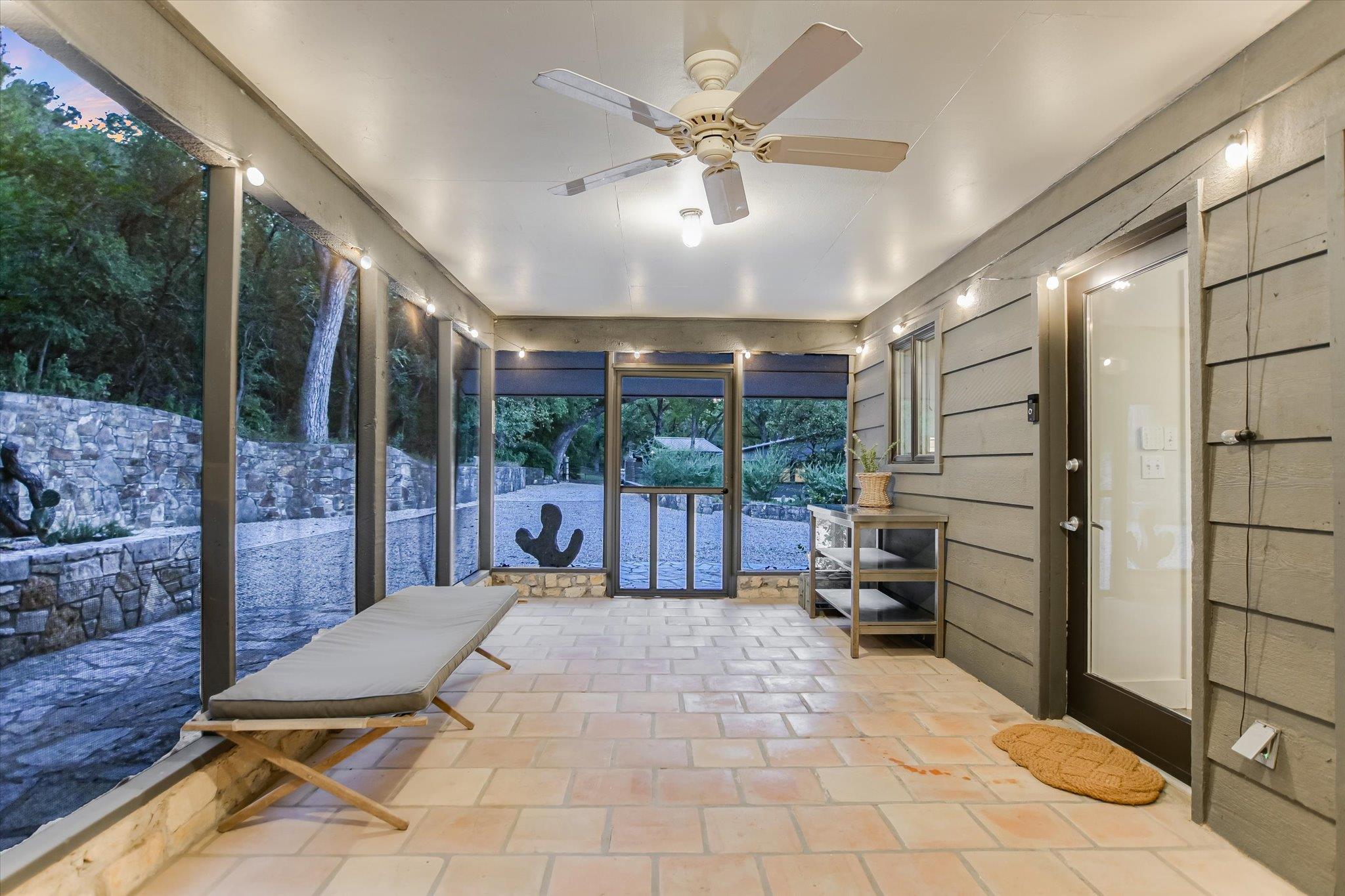 1121 Hidden Valley RD