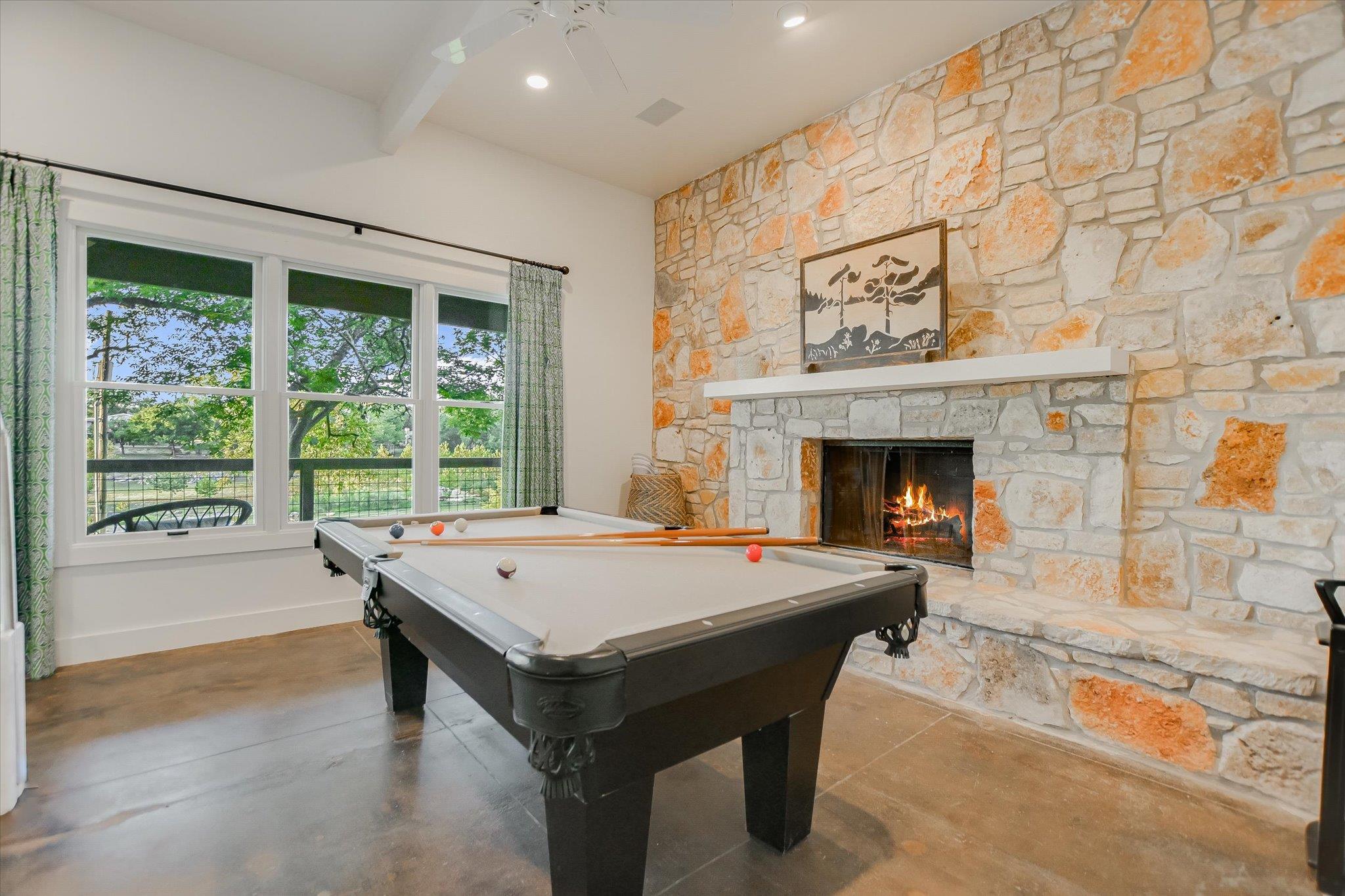 1121 Hidden Valley RD