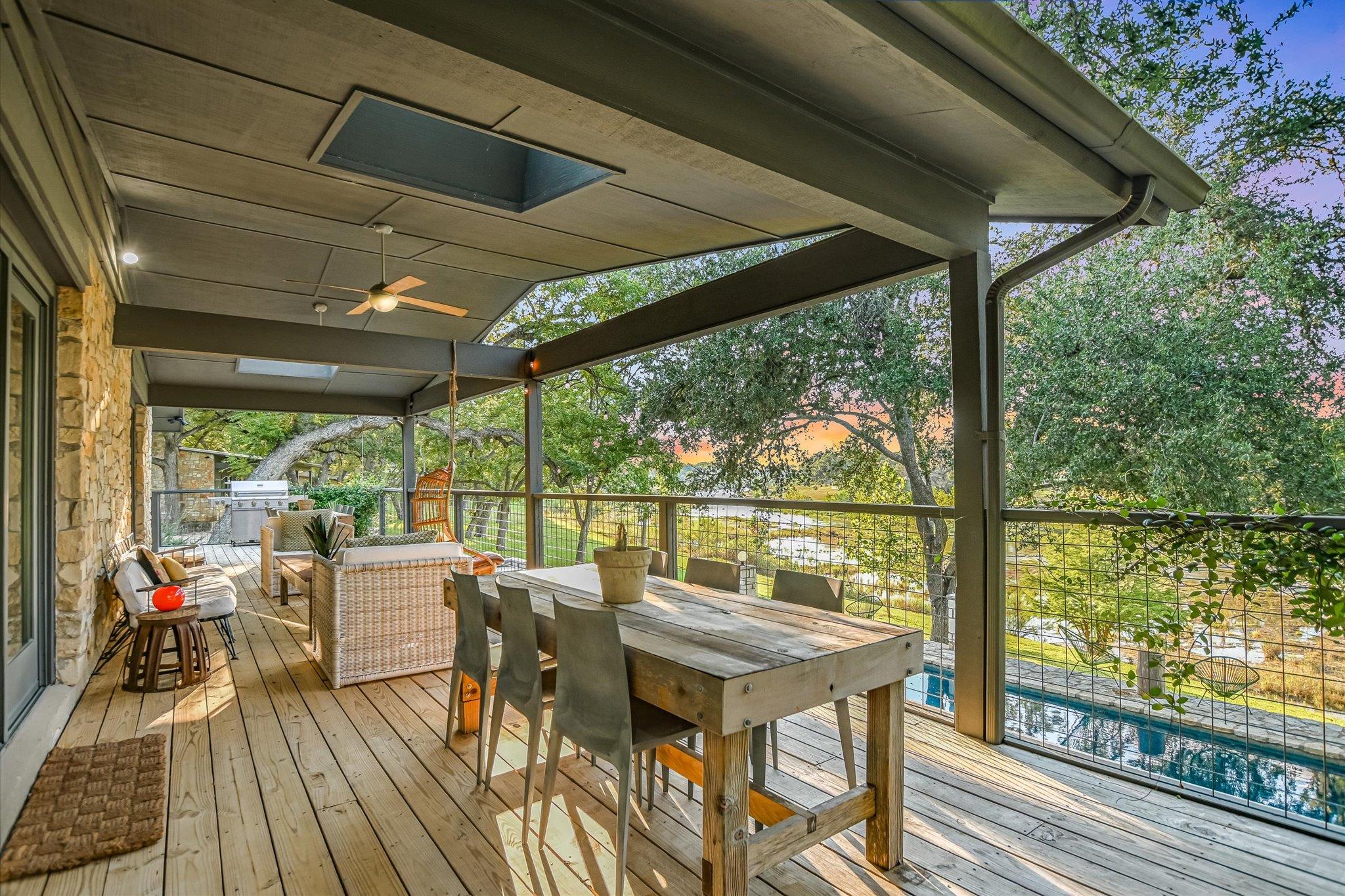 1121 Hidden Valley RD