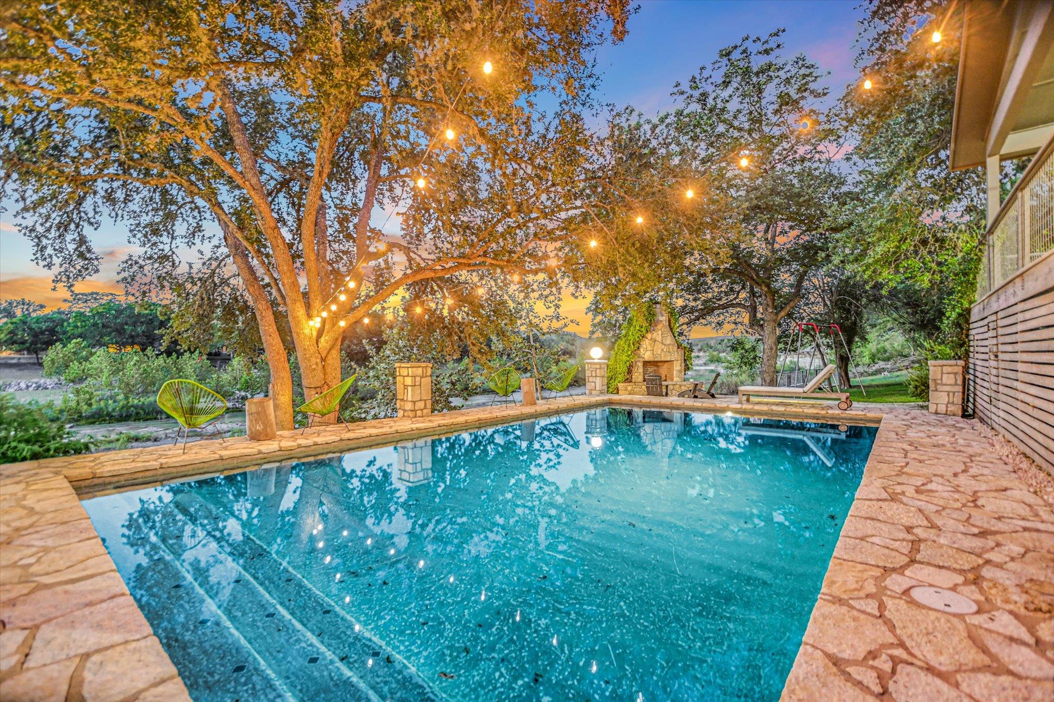 1121 Hidden Valley RD