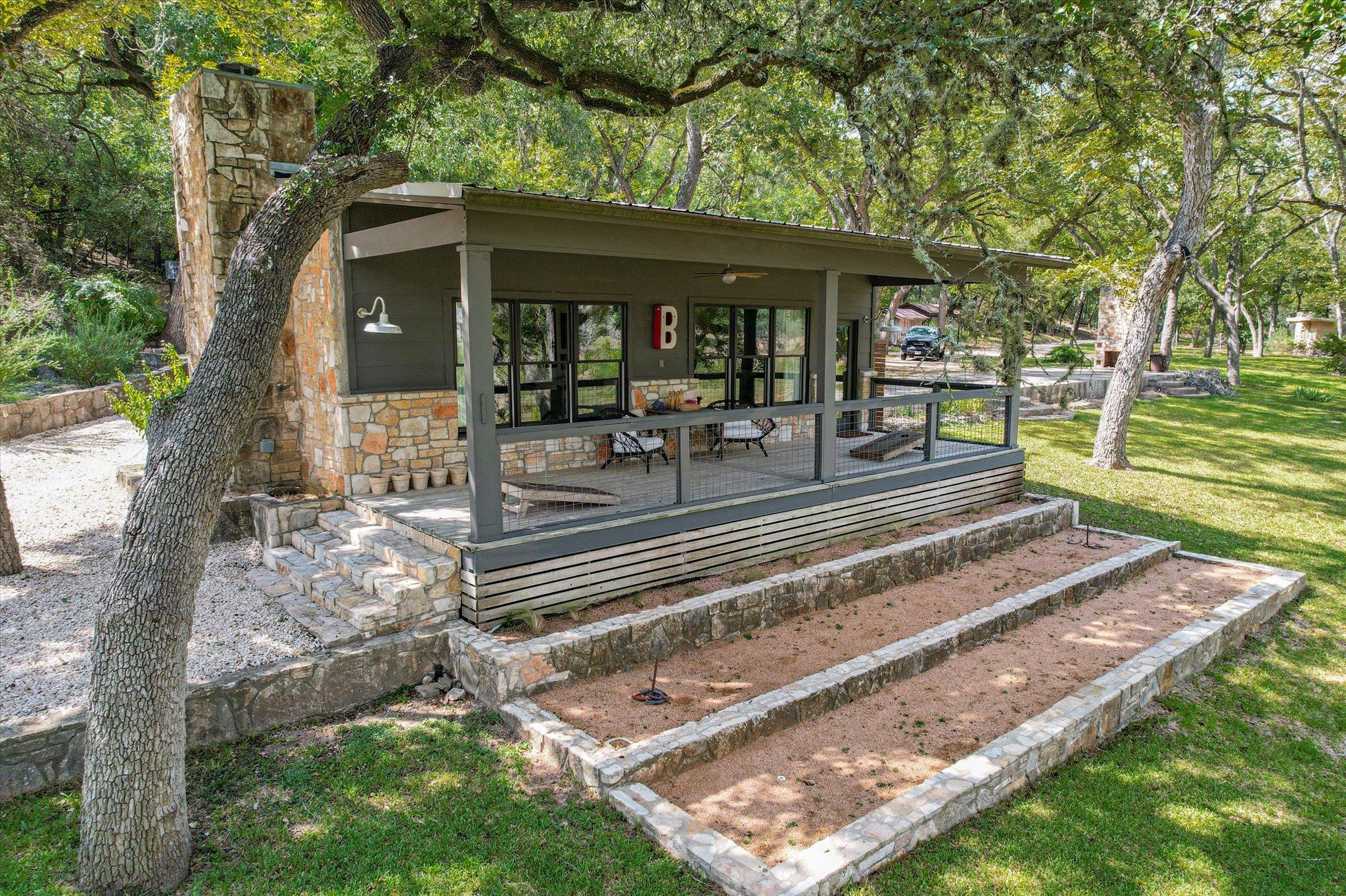 1121 Hidden Valley RD