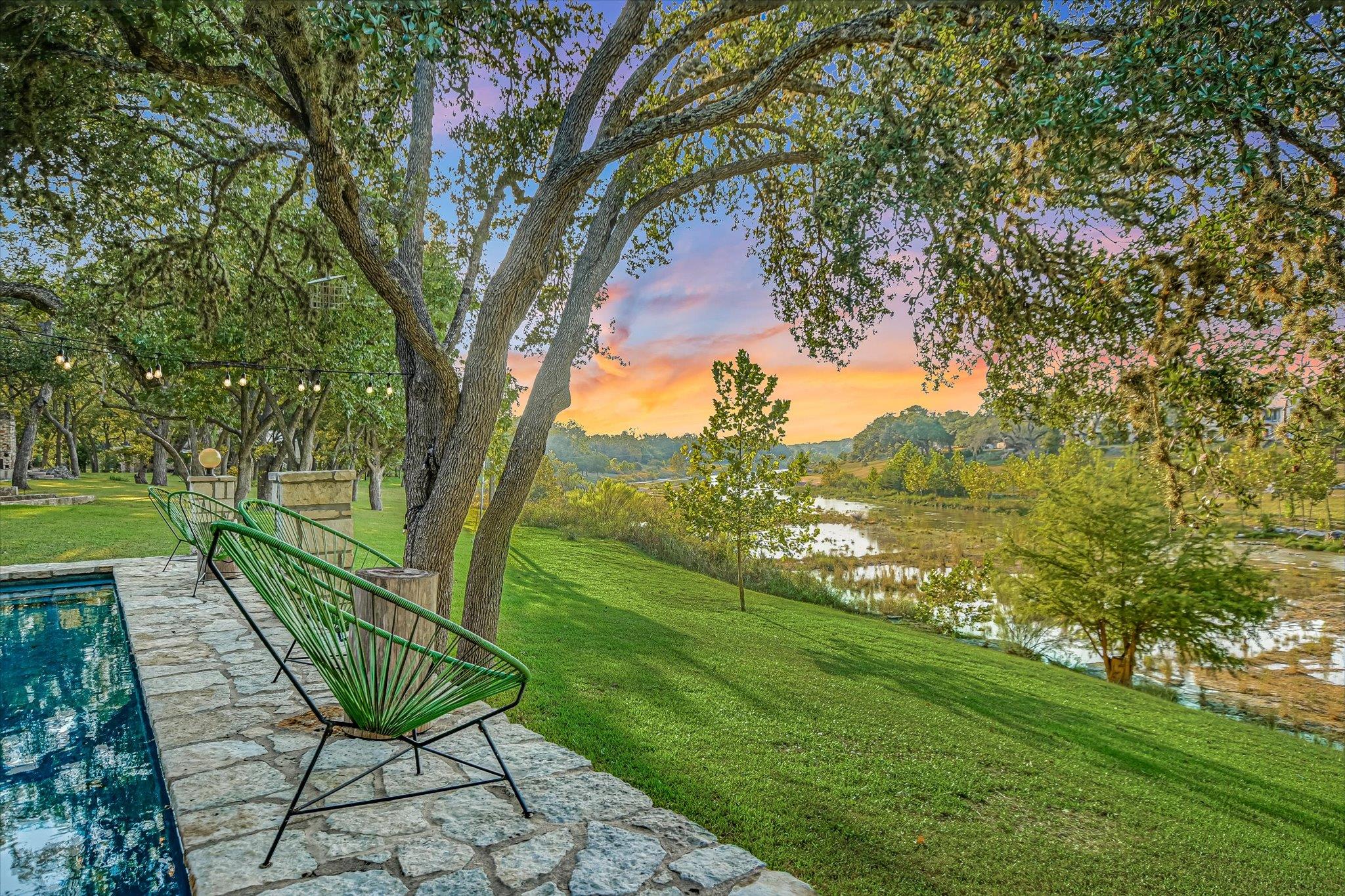 1121 Hidden Valley RD
